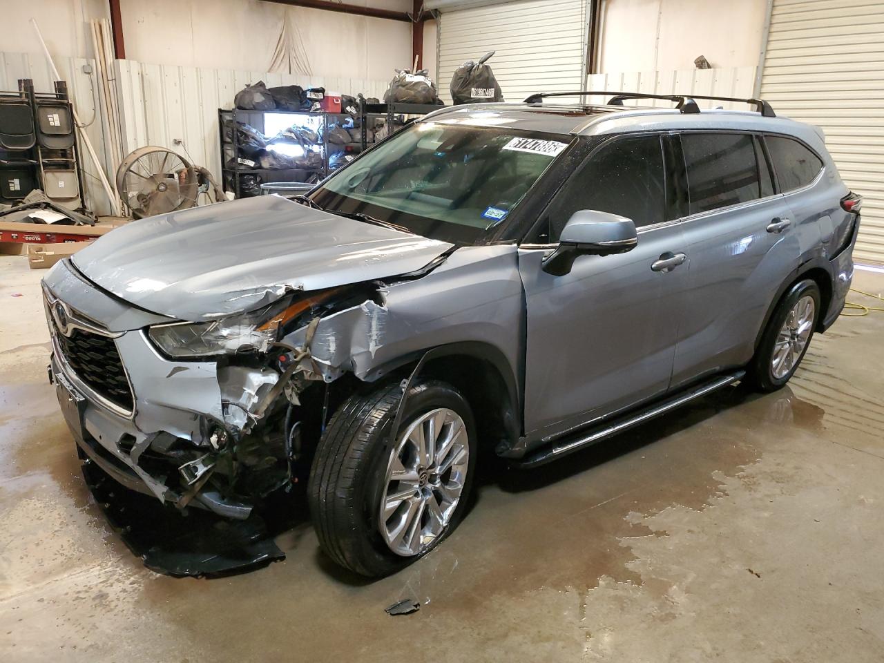 2023 Toyota Highlander Hybrid Limited Серебряный vin: 5TDYARAH7PS518607 Damage: Left Head Lamp, Broken, Replacement Required