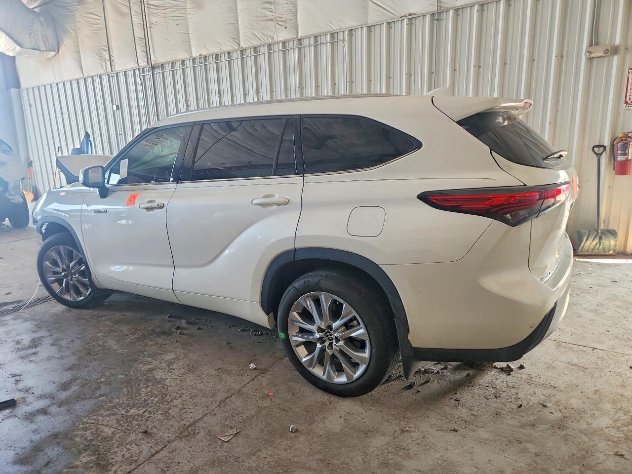 2021 Toyota Highlander Hybrid Limited White vin: 5TDYARAHXMS506348