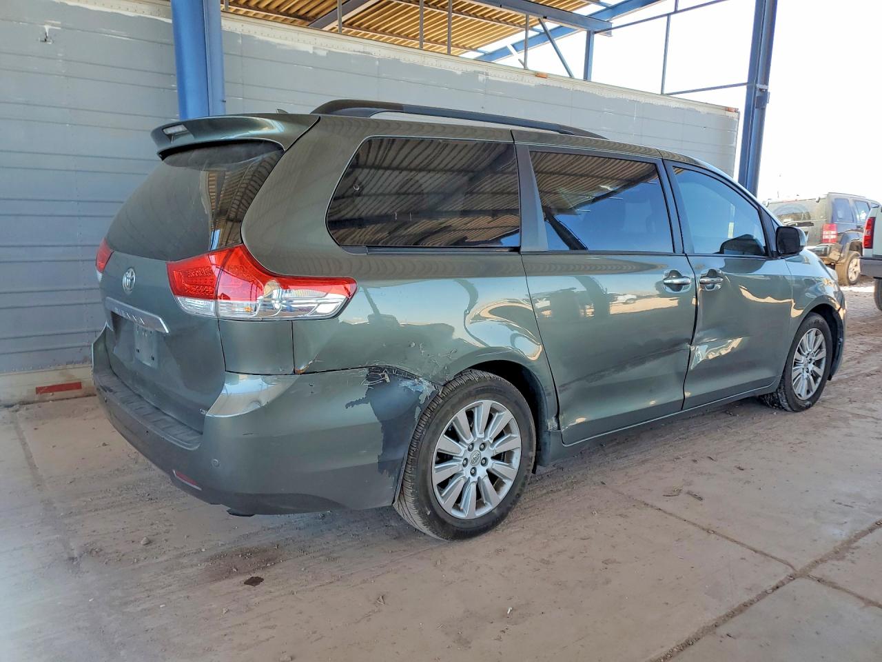 2011 Toyota Sienna Limited 7-passenger Gray vin: 5TDYK3DC0BS001829