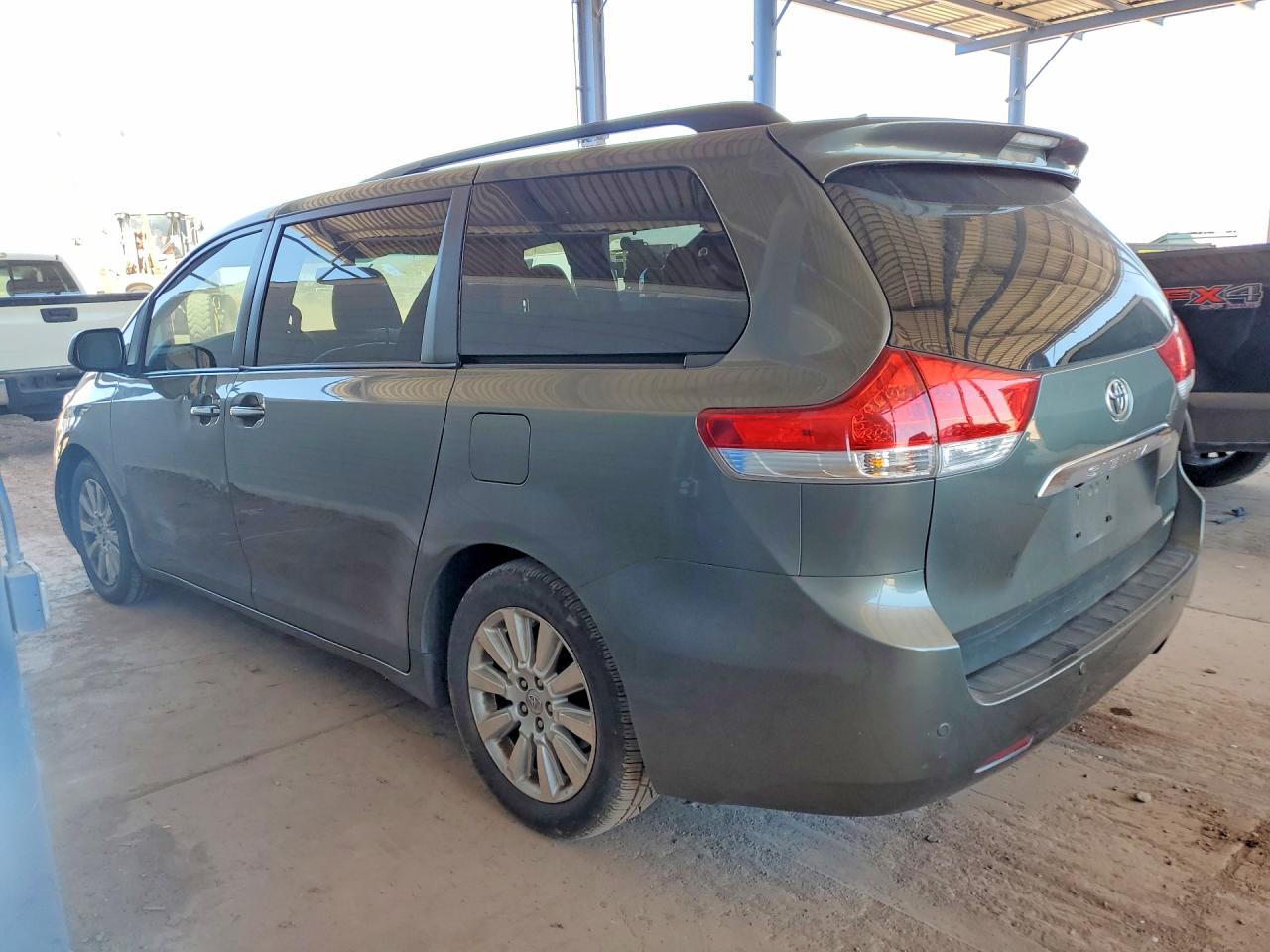 2011 Toyota Sienna Limited 7-passenger Gray vin: 5TDYK3DC0BS001829