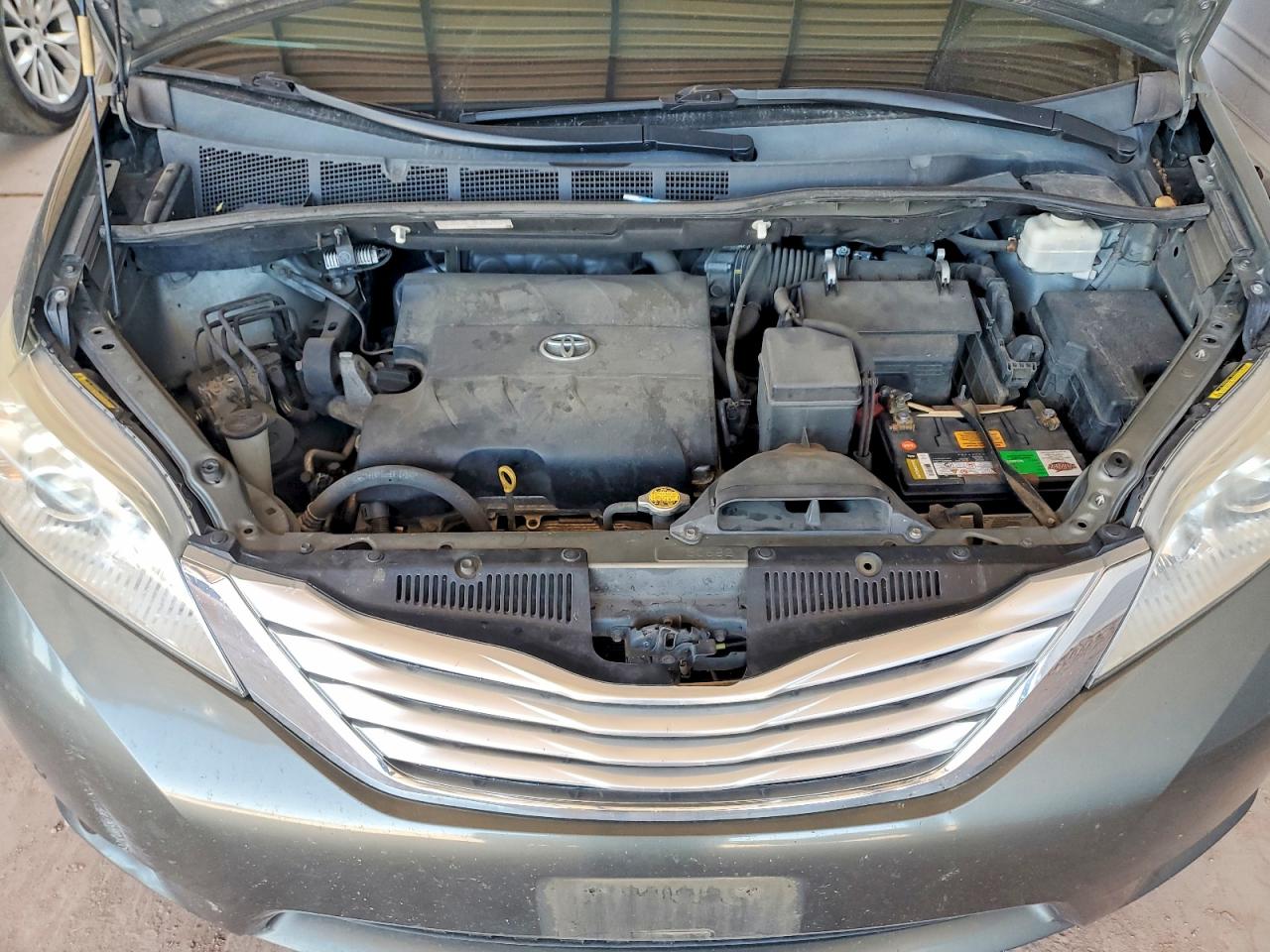 2011 Toyota Sienna Limited 7-passenger Gray vin: 5TDYK3DC0BS001829