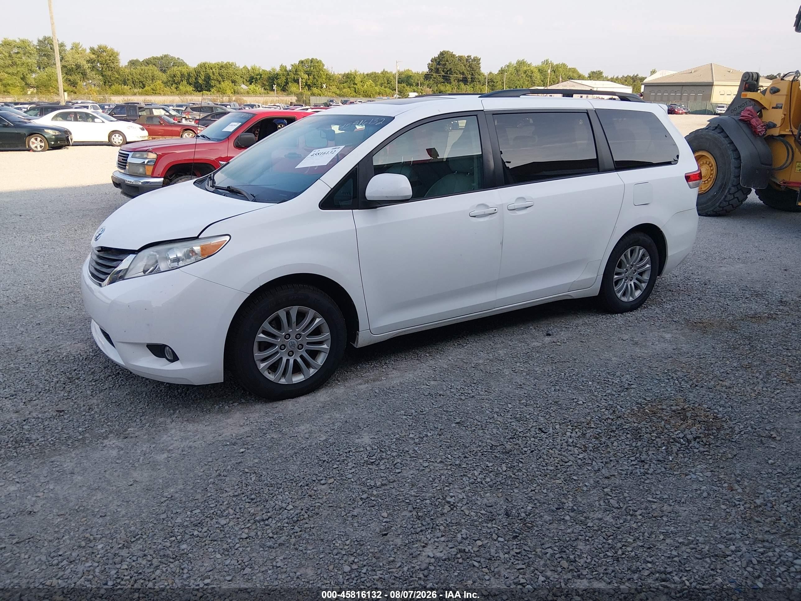 2011 Toyota Sienna Xle V6 White vin: 5TDYK3DC0BS014936