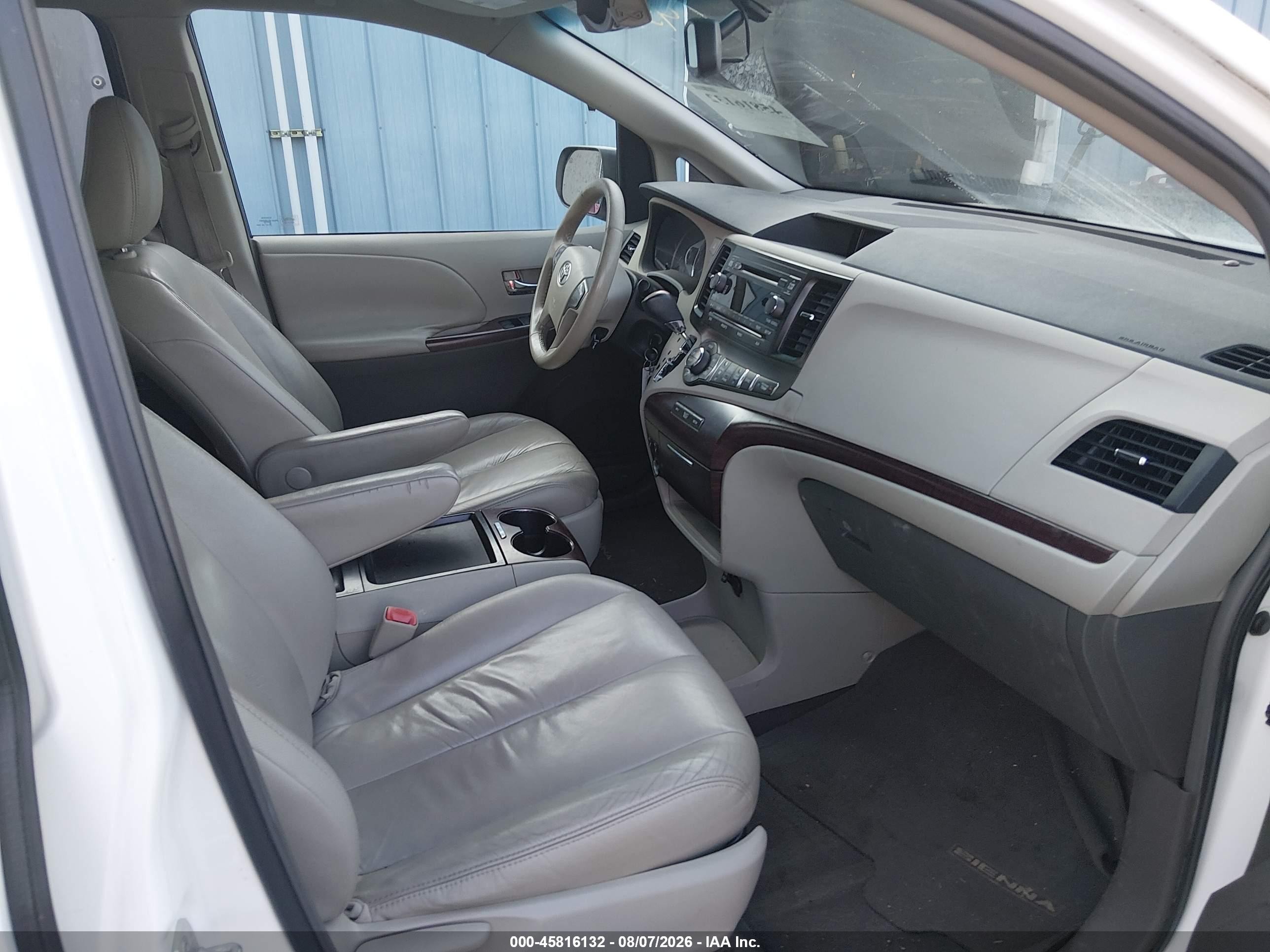 2011 Toyota Sienna Xle V6 White vin: 5TDYK3DC0BS014936