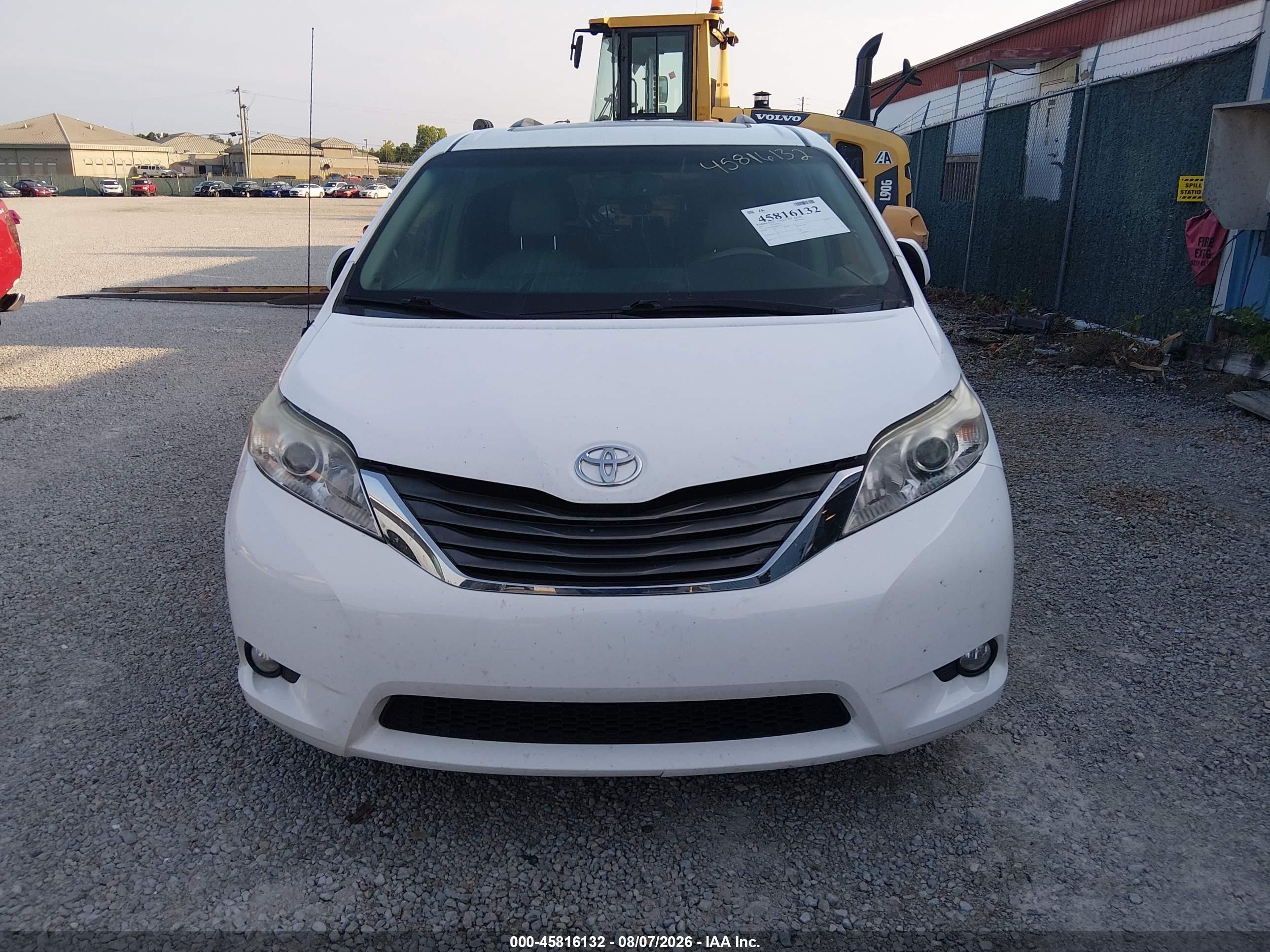 2011 Toyota Sienna Xle V6 White vin: 5TDYK3DC0BS014936