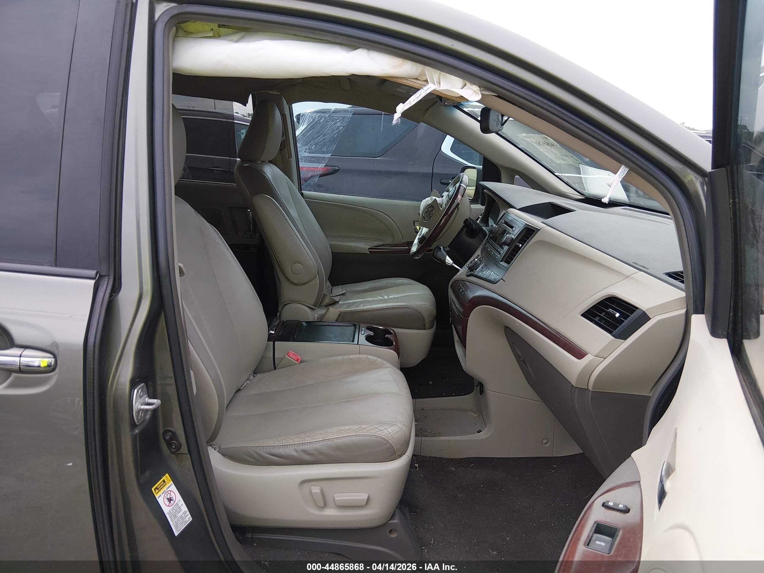 2011 Toyota Sienna Limited V6 Green vin: 5TDYK3DC0BS016251