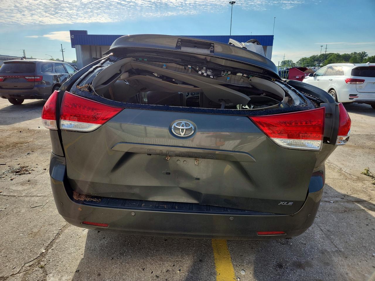 2011 Toyota Sienna Xle 8-passenger Зеленый vin: 5TDYK3DC0BS094674