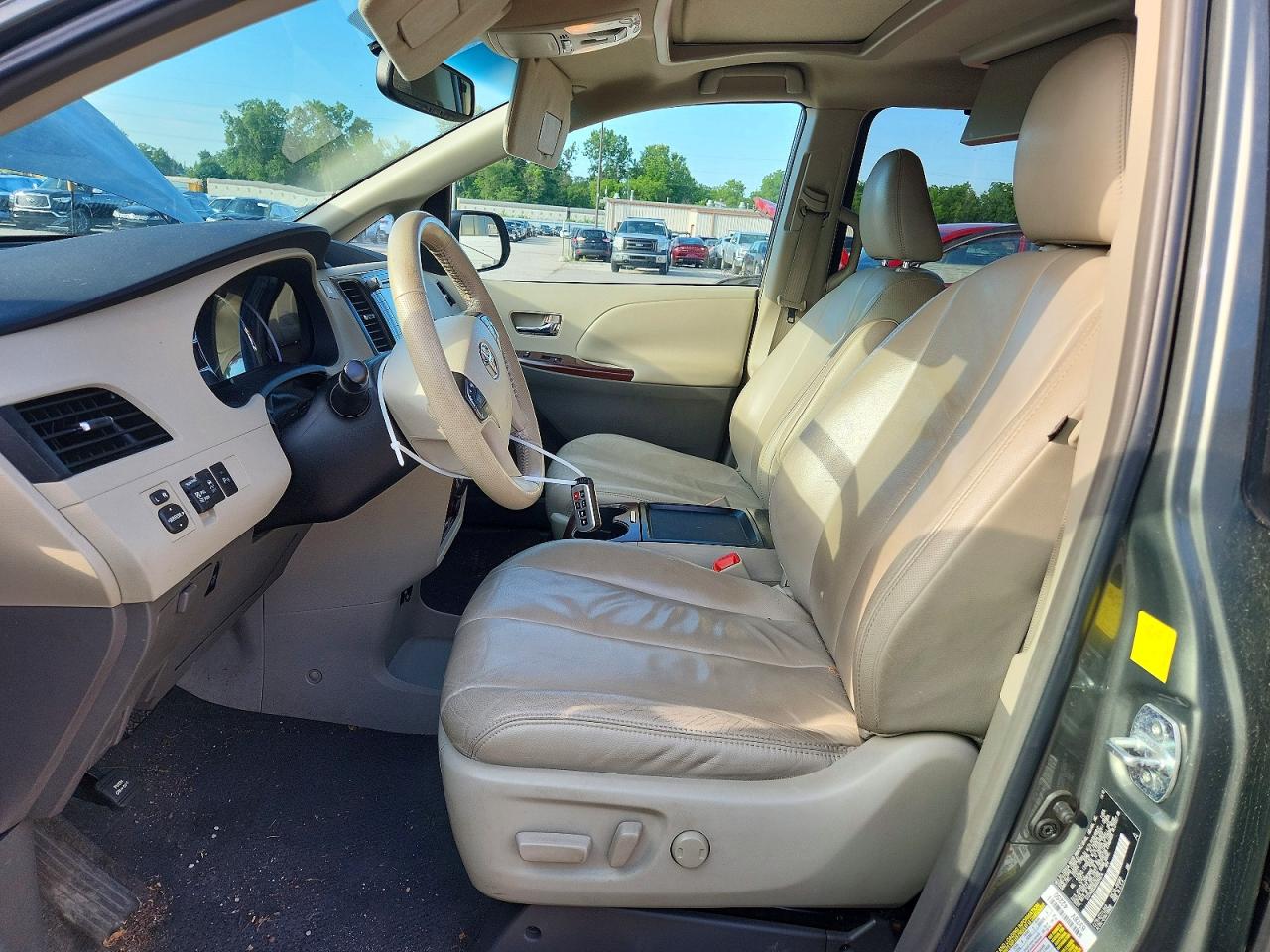 2011 Toyota Sienna Xle 8-passenger Зеленый vin: 5TDYK3DC0BS094674