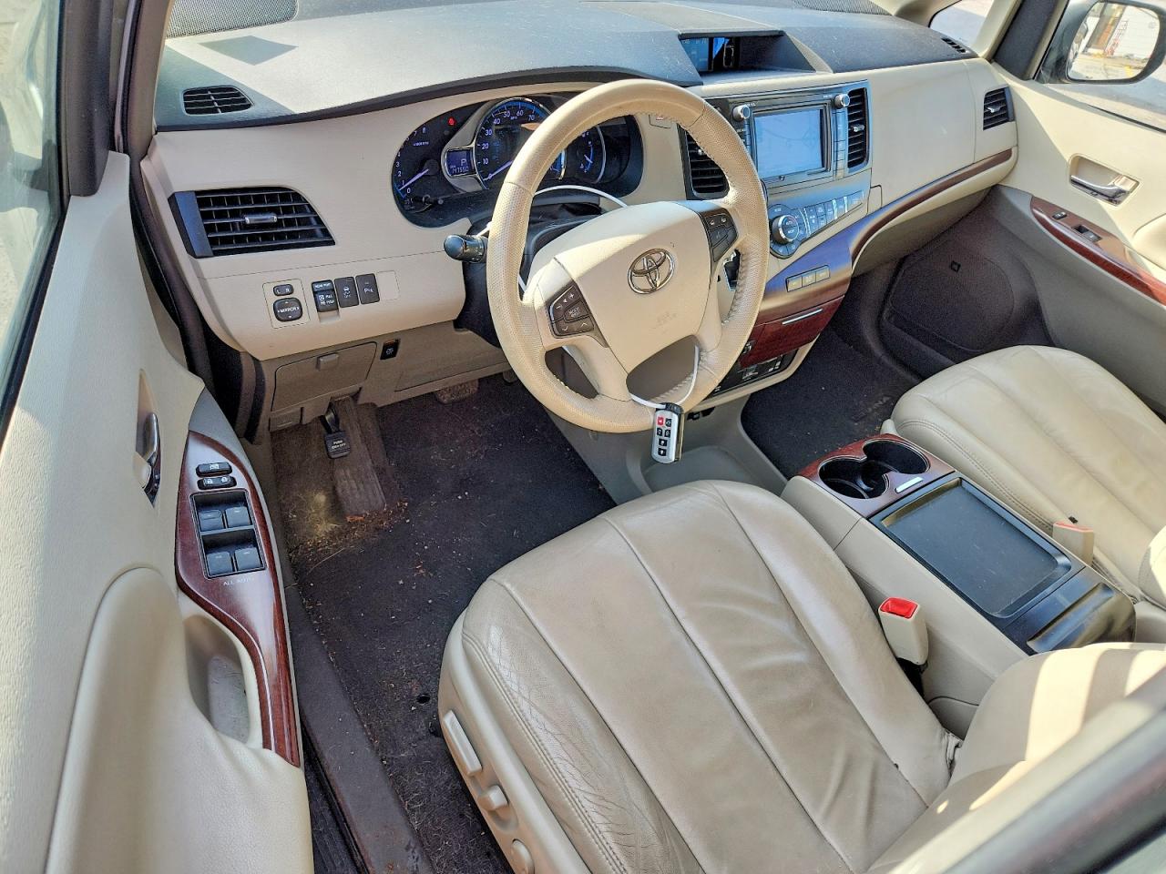2011 Toyota Sienna Xle 8-passenger Зеленый vin: 5TDYK3DC0BS094674
