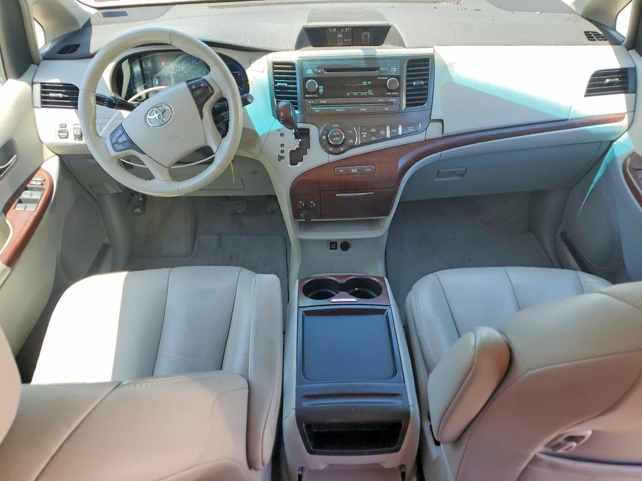 2011 Toyota Sienna Xle 8-passenger Серый vin: 5TDYK3DC0BS104779