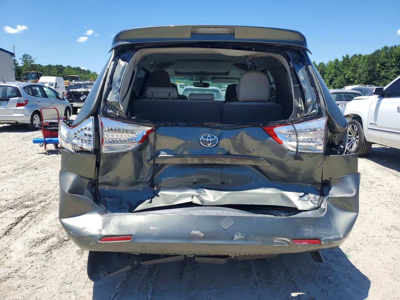 2011 Toyota Sienna Xle 8-passenger Серый vin: 5TDYK3DC0BS104779