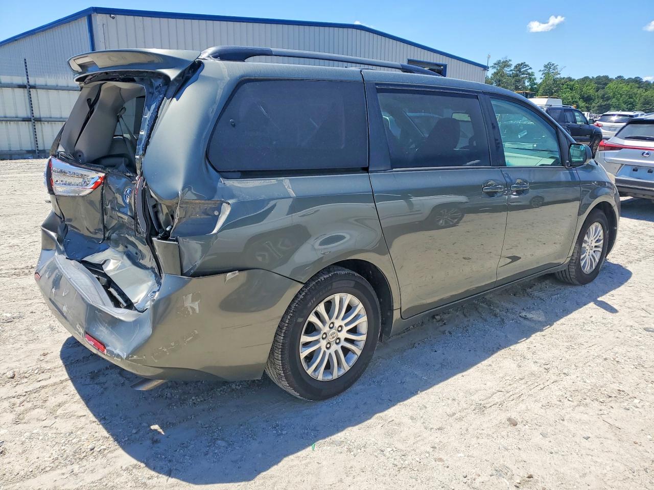 2011 Toyota Sienna Xle 8-passenger Серый vin: 5TDYK3DC0BS104779