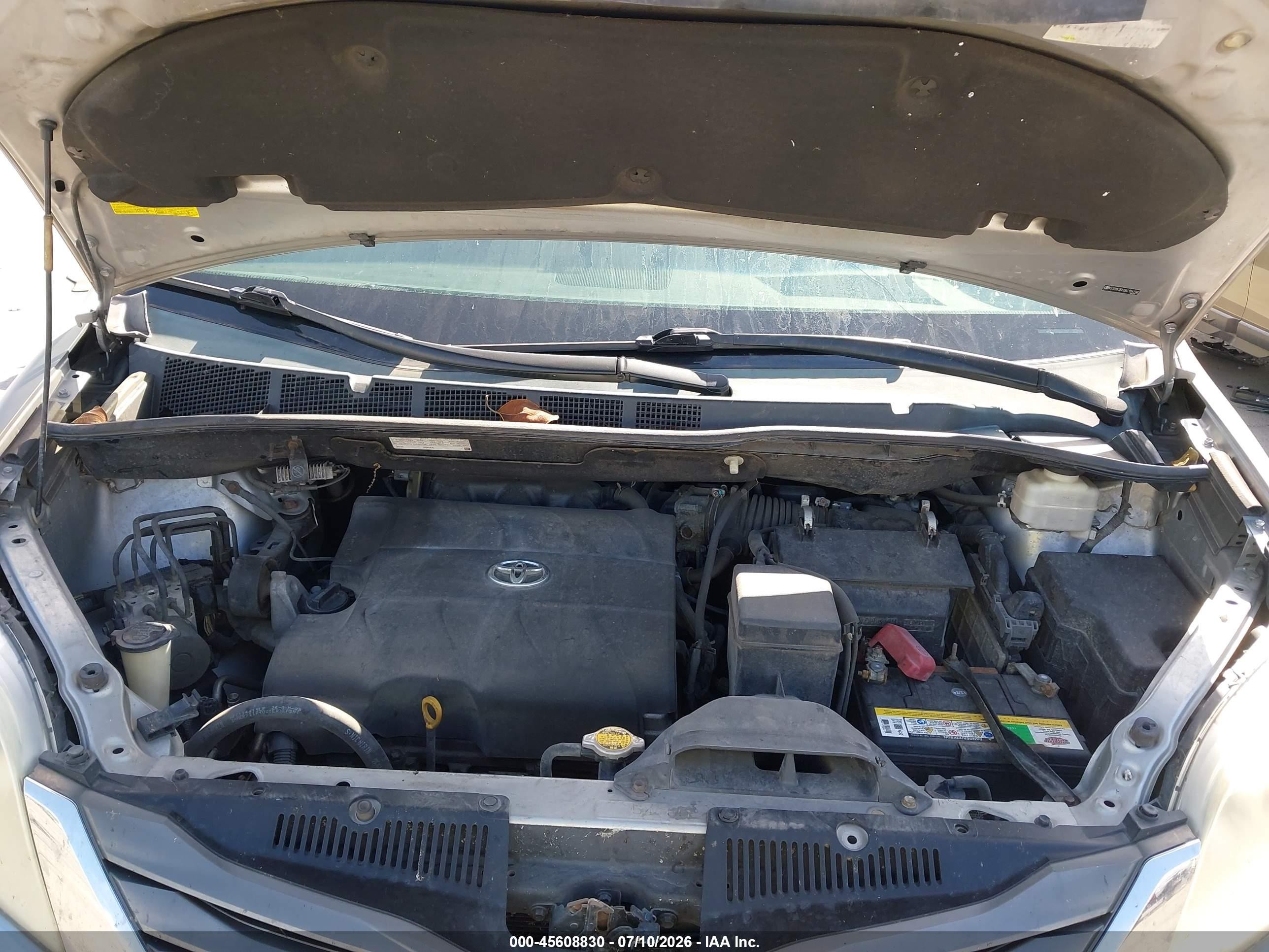 2011 Toyota Sienna Xle V6 Silver vin: 5TDYK3DC0BS104796