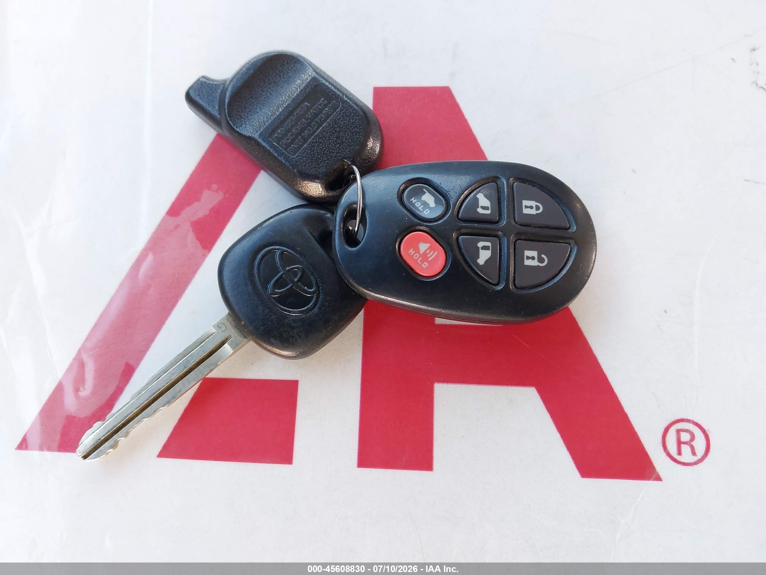 2011 Toyota Sienna Xle V6 Silver vin: 5TDYK3DC0BS104796
