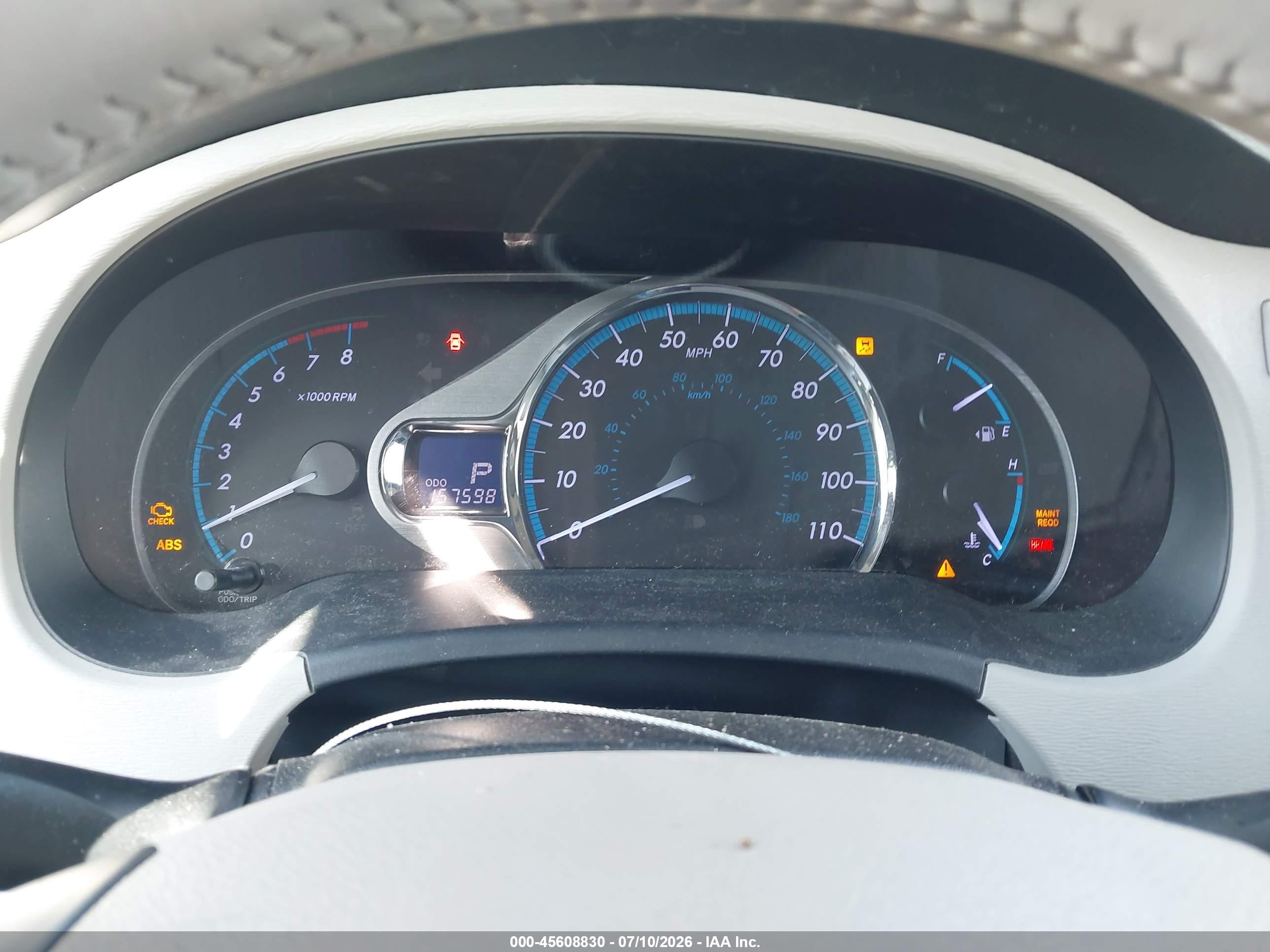 2011 Toyota Sienna Xle V6 Silver vin: 5TDYK3DC0BS104796