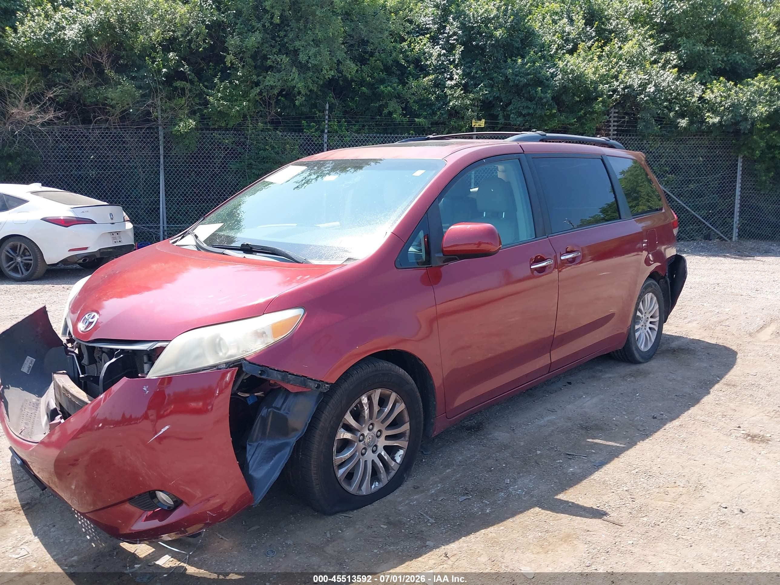 2011 Toyota Sienna Xle/limited Burgundy vin: 5TDYK3DC0BS112221
