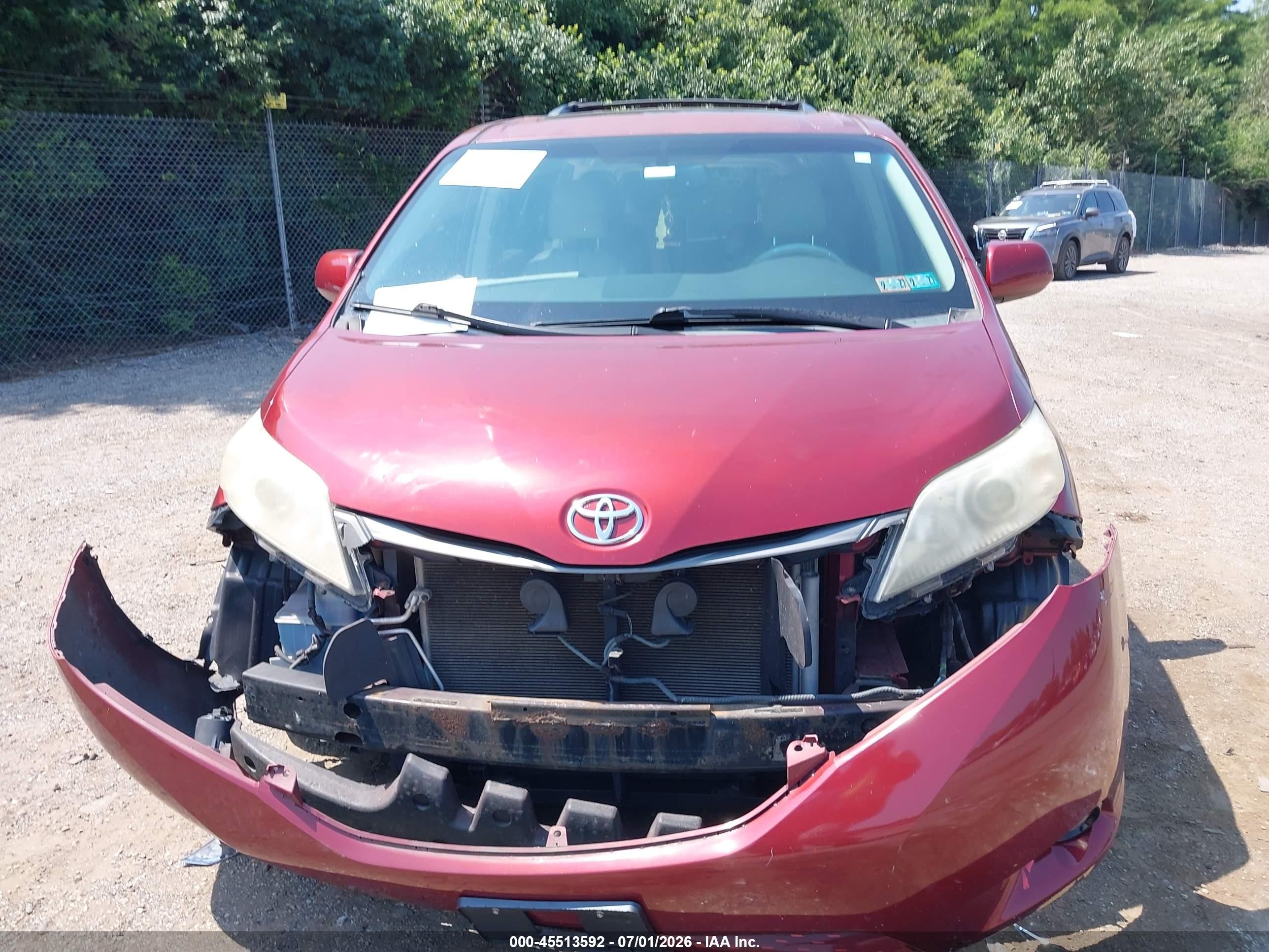 2011 Toyota Sienna Xle/limited Burgundy vin: 5TDYK3DC0BS112221