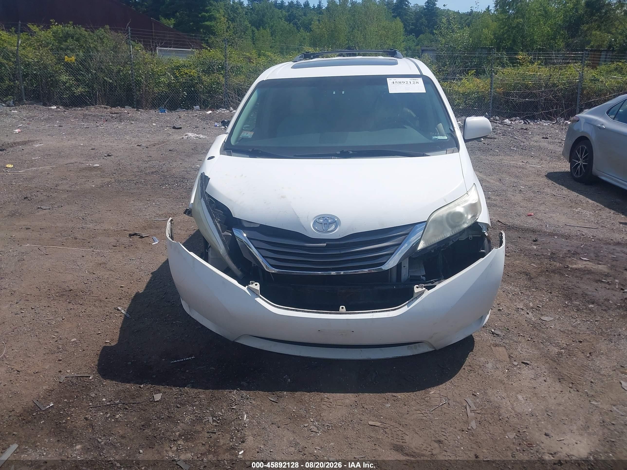 2011 Toyota Sienna Xle V6 Белый vin: 5TDYK3DC0BS132288