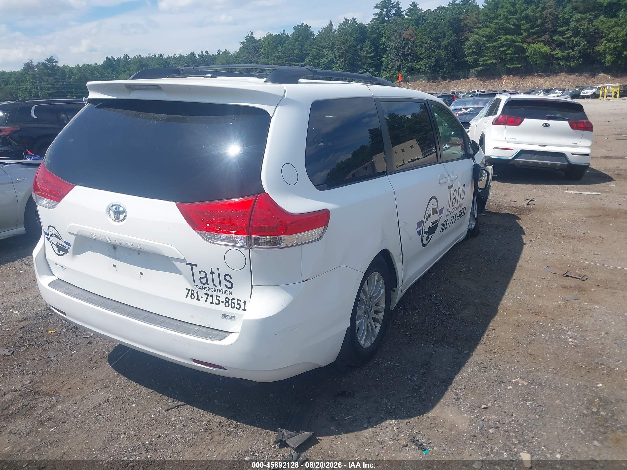 2011 Toyota Sienna Xle V6 Белый vin: 5TDYK3DC0BS132288