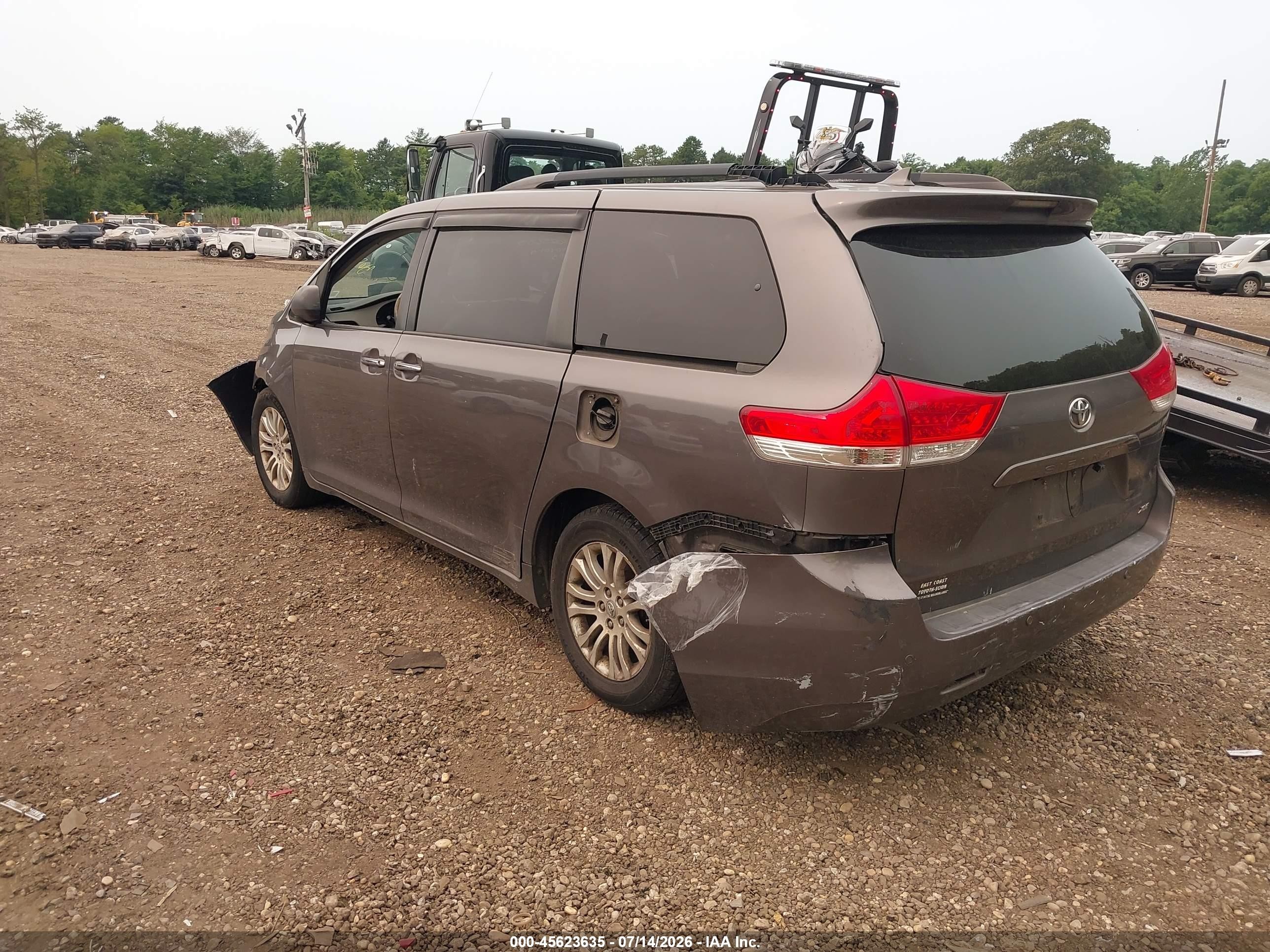 2011 Toyota Sienna Xle V6 Gray vin: 5TDYK3DC0BS148619