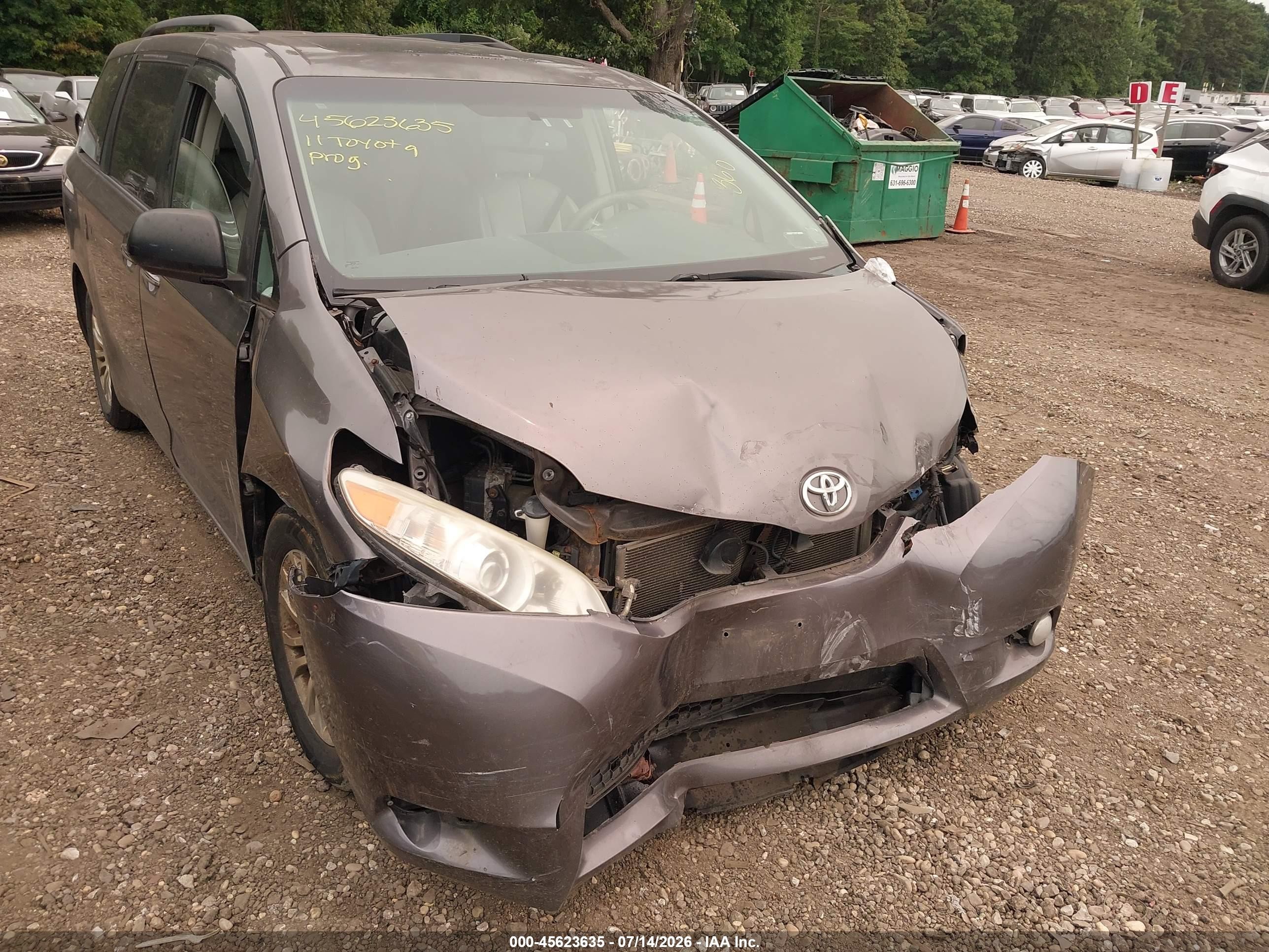 2011 Toyota Sienna Xle V6 Gray vin: 5TDYK3DC0BS148619