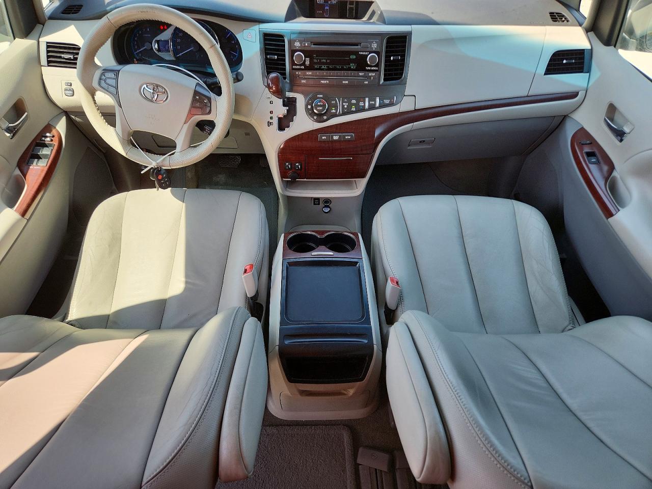 2011 Toyota Sienna Xle 8-passenger Blue vin: 5TDYK3DC0BS154162