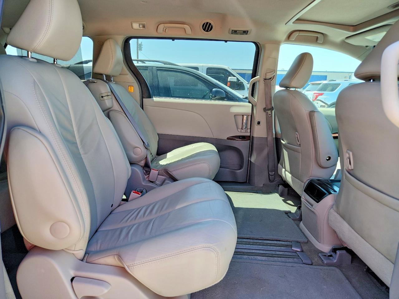 2011 Toyota Sienna Xle 8-passenger Blue vin: 5TDYK3DC0BS154162