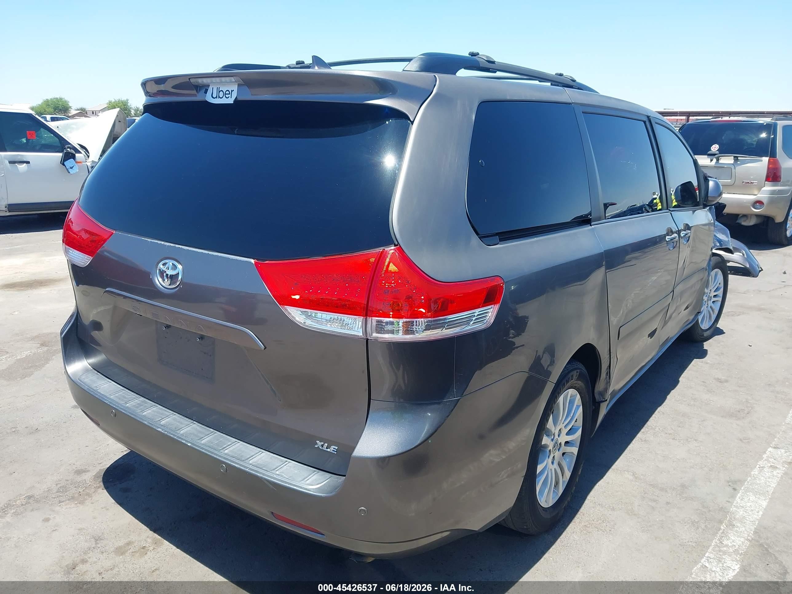 2011 Toyota Sienna Xle V6 Beige vin: 5TDYK3DC0BS170202