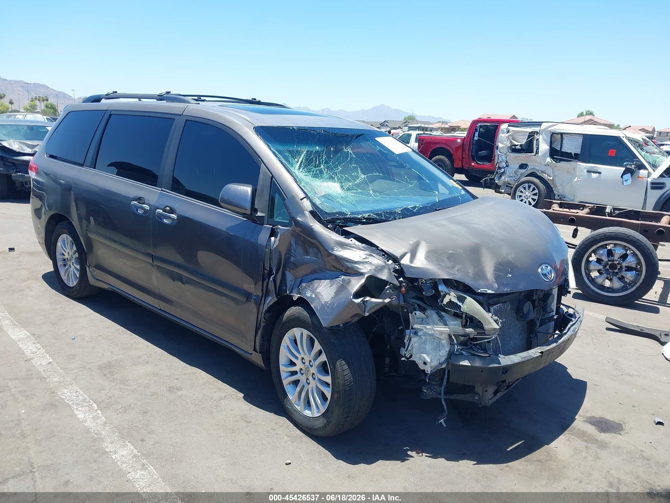 2011 Toyota Sienna Xle V6 Beige vin: 5TDYK3DC0BS170202