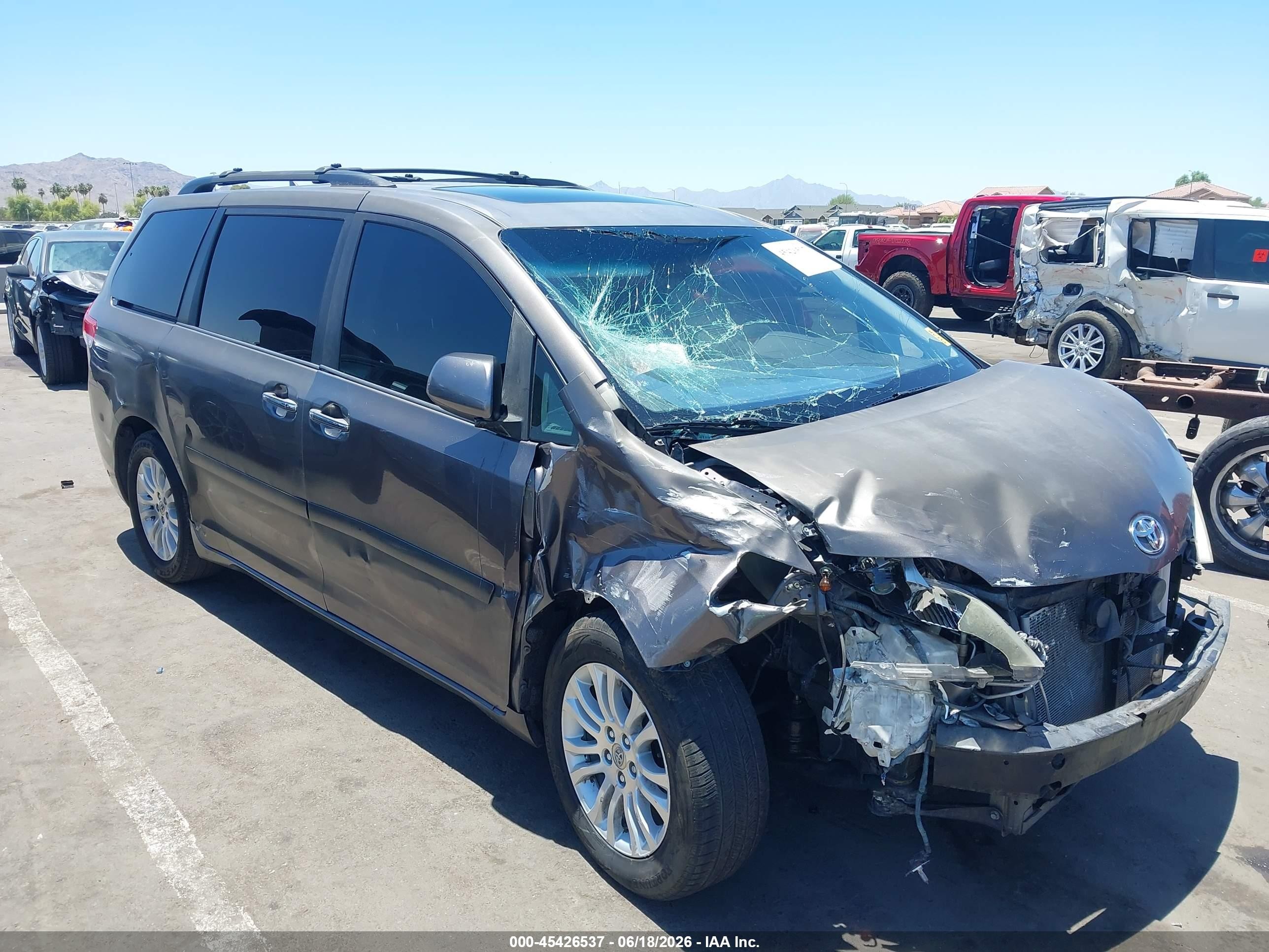 2011 Toyota Sienna Xle V6 Beige vin: 5TDYK3DC0BS170202