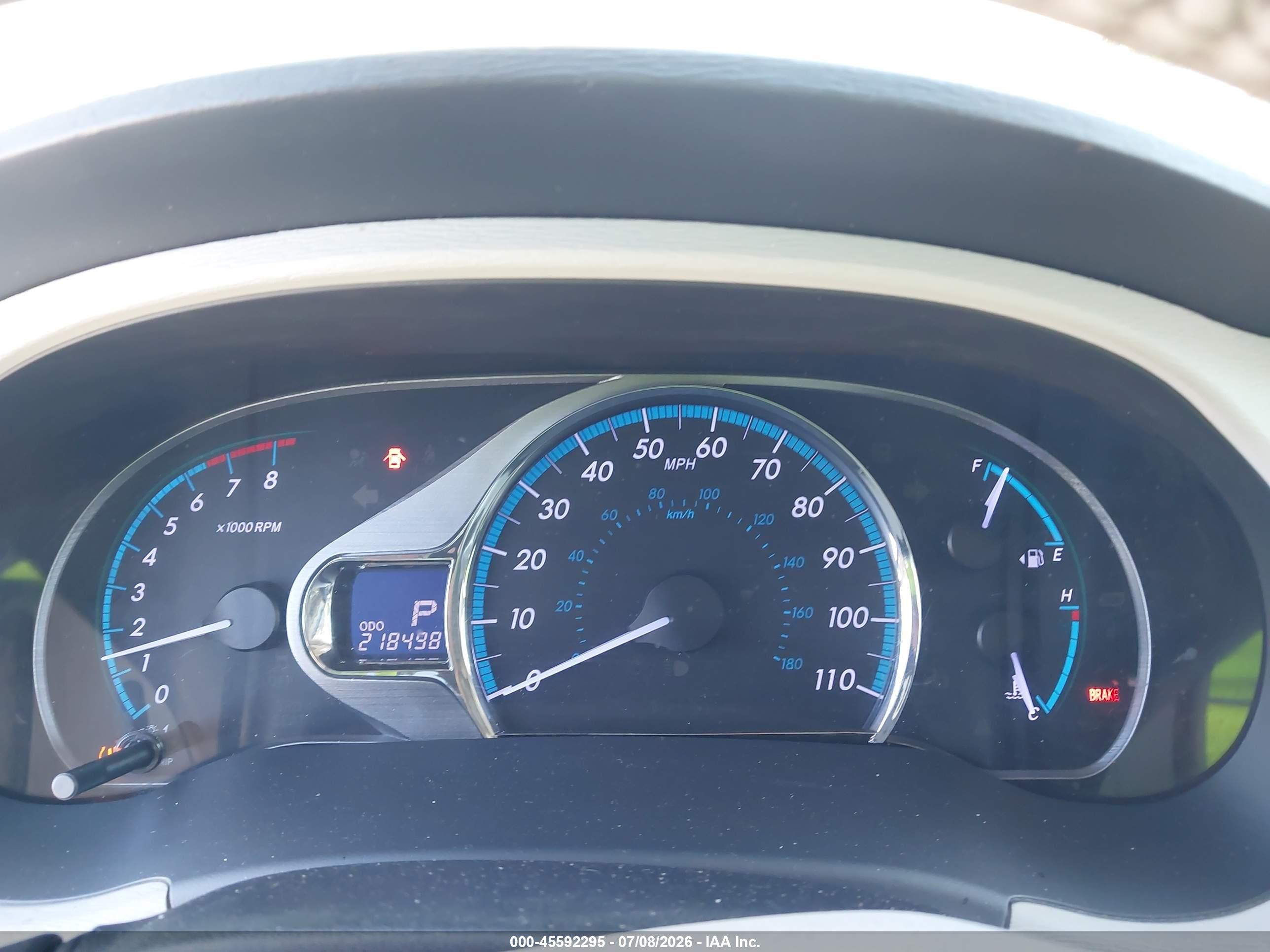 2012 Toyota Sienna Xle V6 8 Passenger Silver vin: 5TDYK3DC0CS190466
