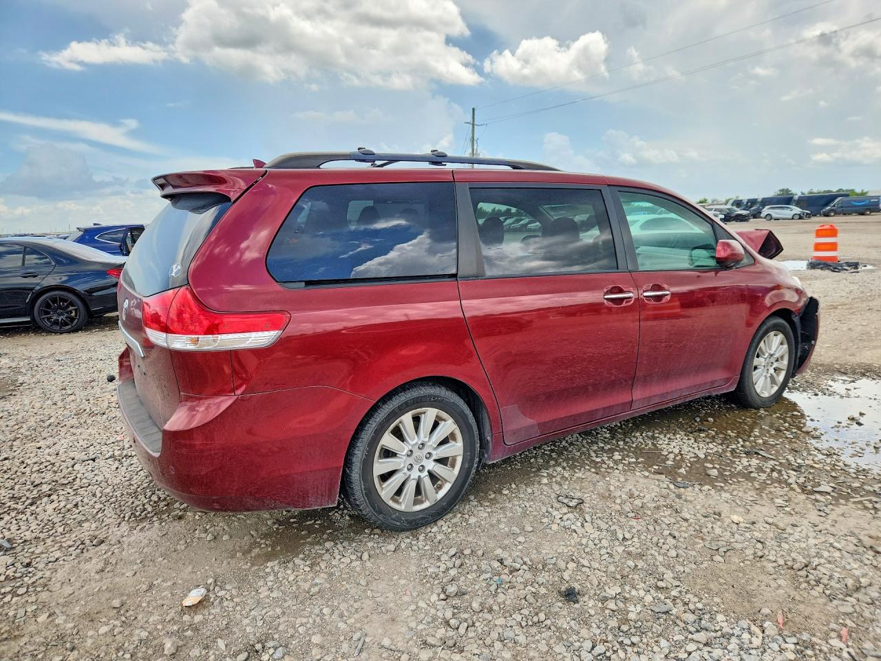2012 Toyota Sienna Limited 7-passenger Burgundy vin: 5TDYK3DC0CS207962