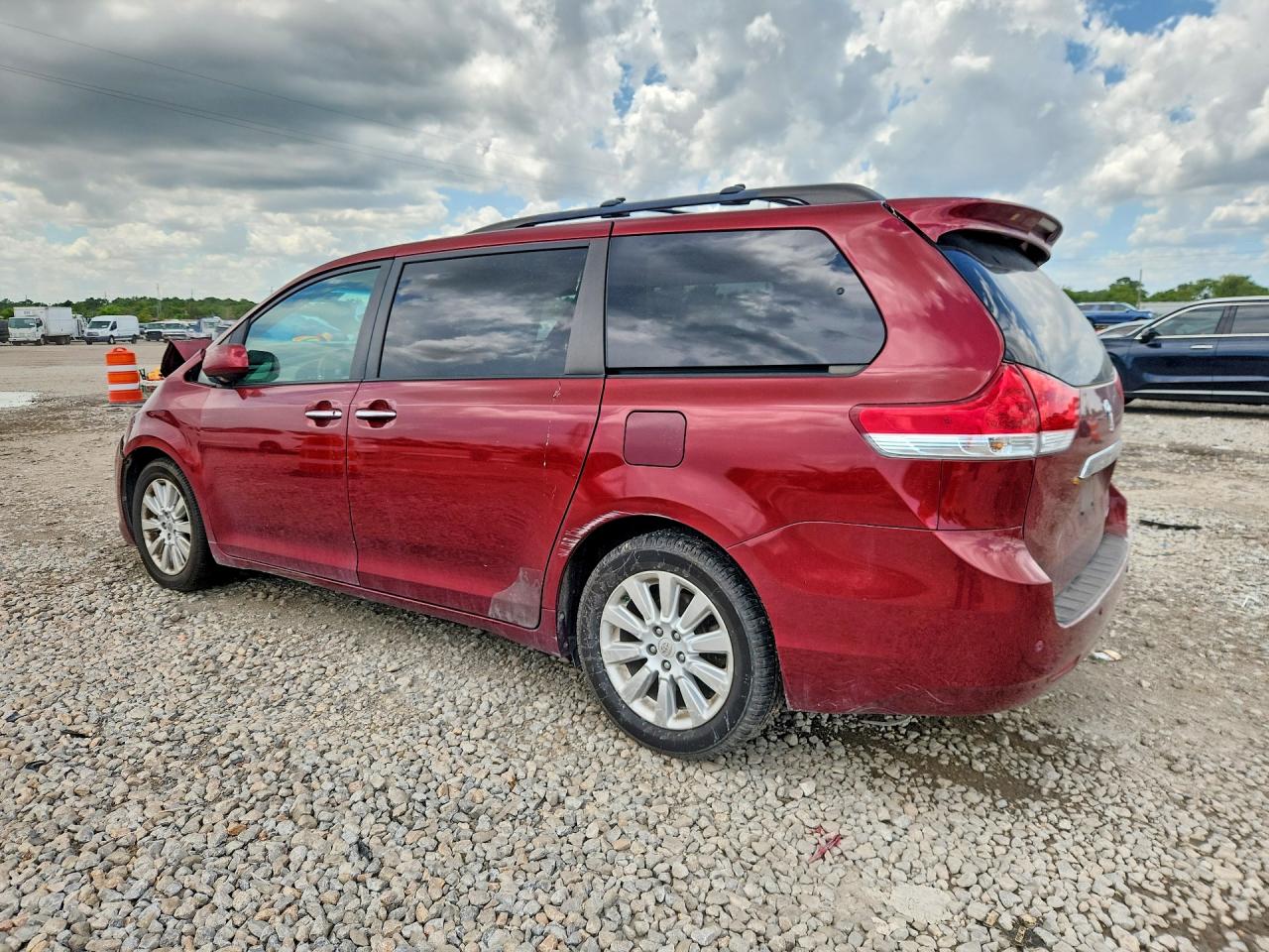 2012 Toyota Sienna Limited 7-passenger Burgundy vin: 5TDYK3DC0CS207962