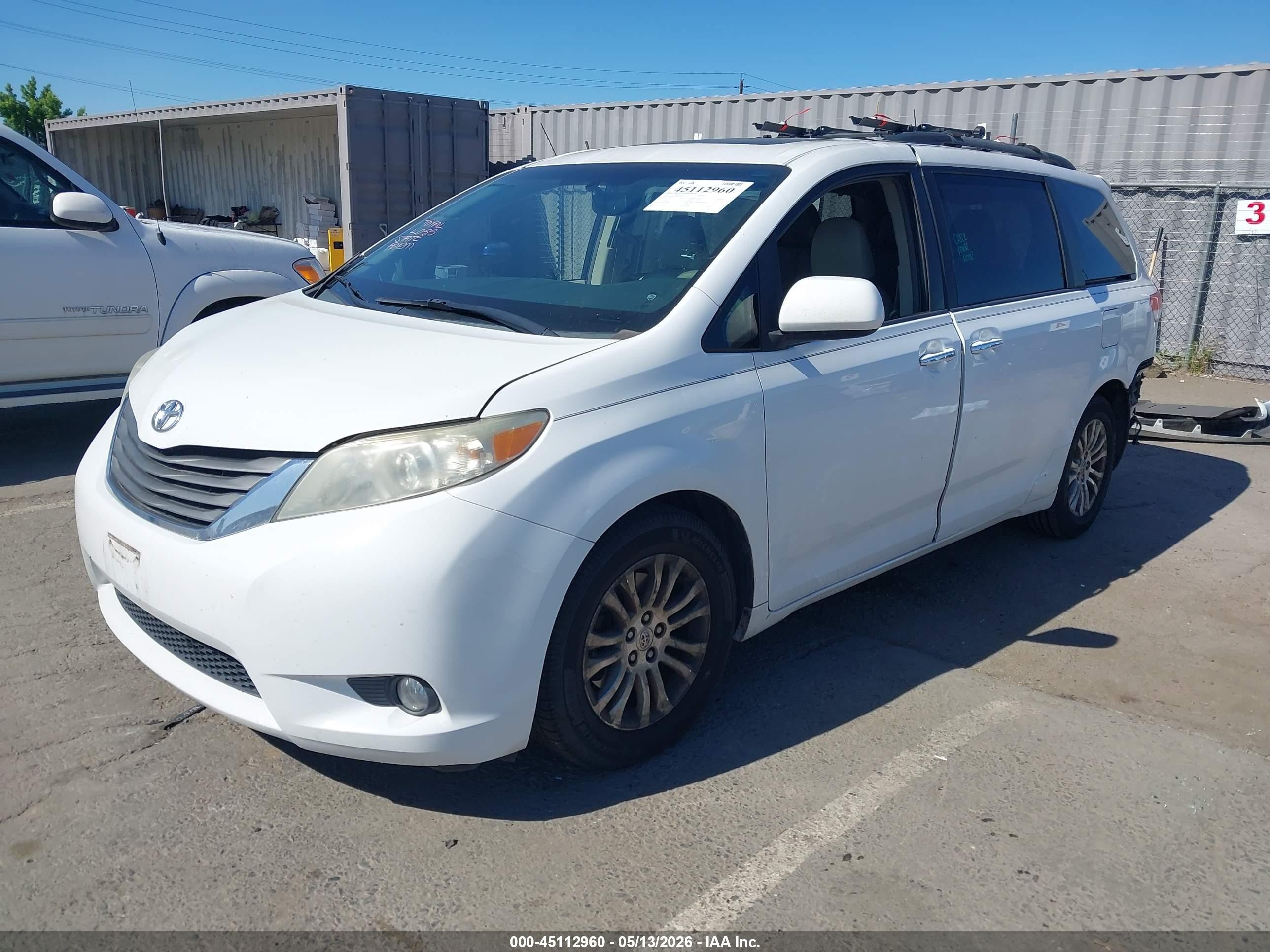 2012 Toyota Sienna Xle V6 8 Passenger White vin: 5TDYK3DC0CS225703