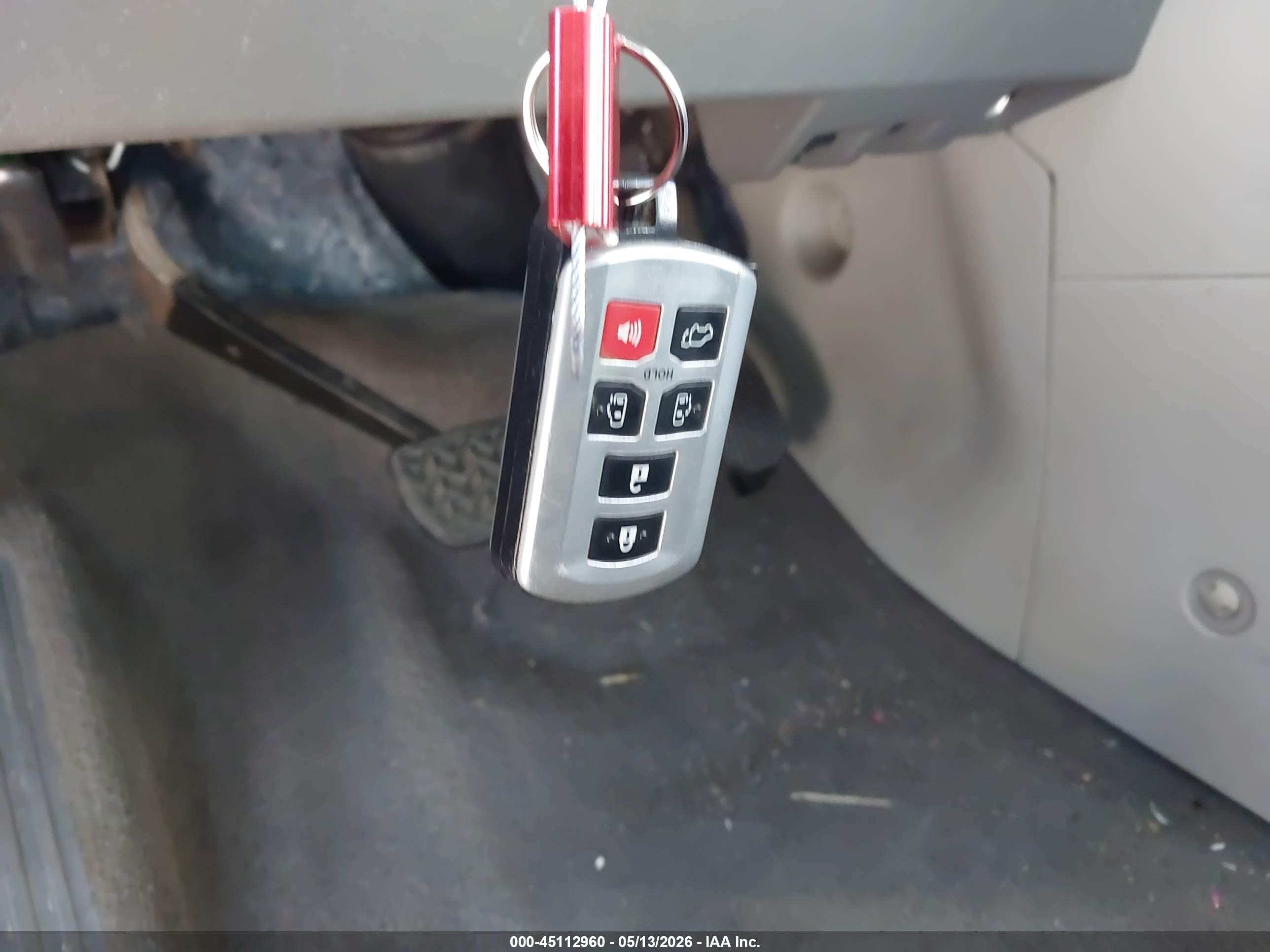 2012 Toyota Sienna Xle V6 8 Passenger White vin: 5TDYK3DC0CS225703