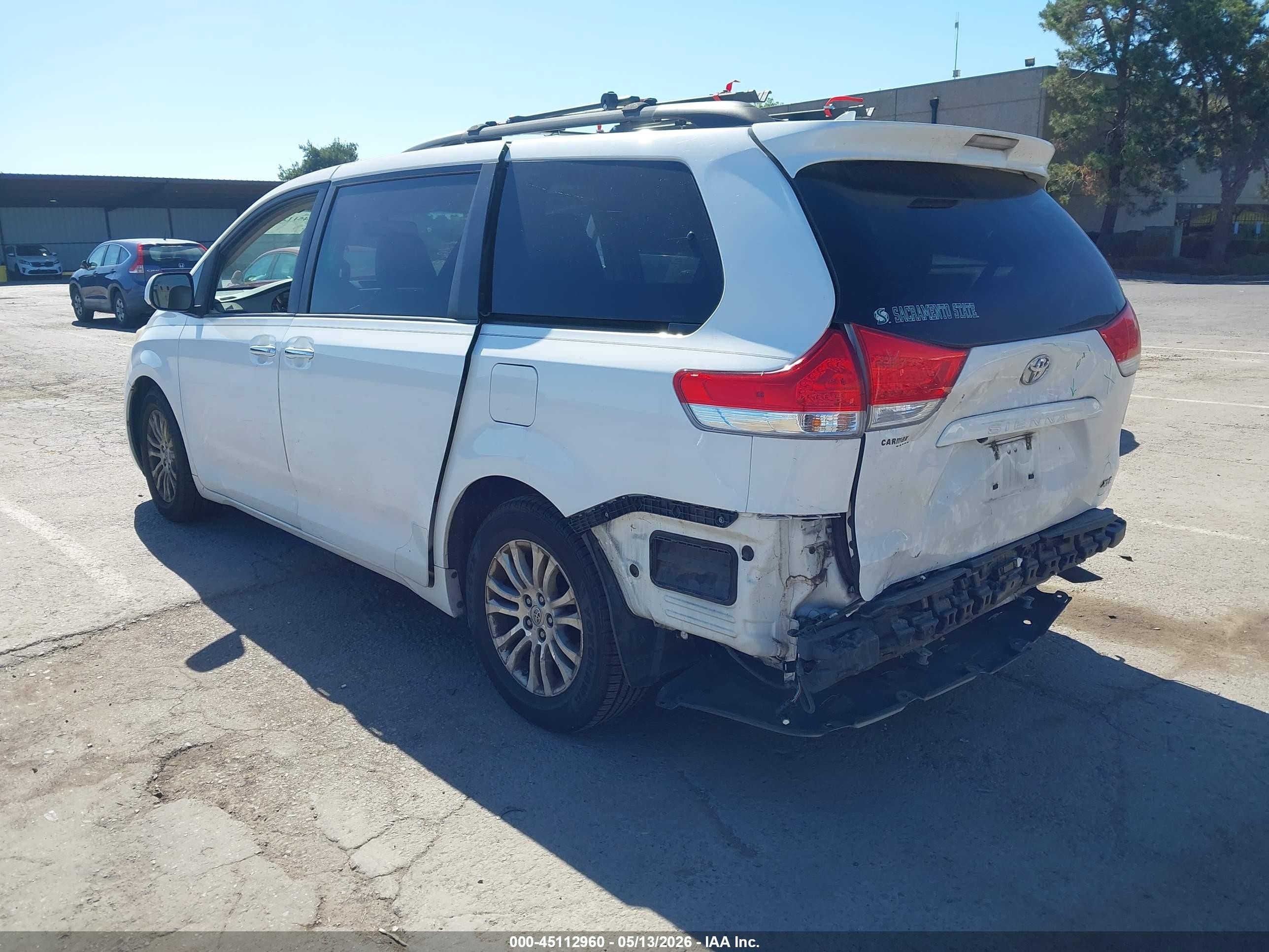 2012 Toyota Sienna Xle V6 8 Passenger White vin: 5TDYK3DC0CS225703