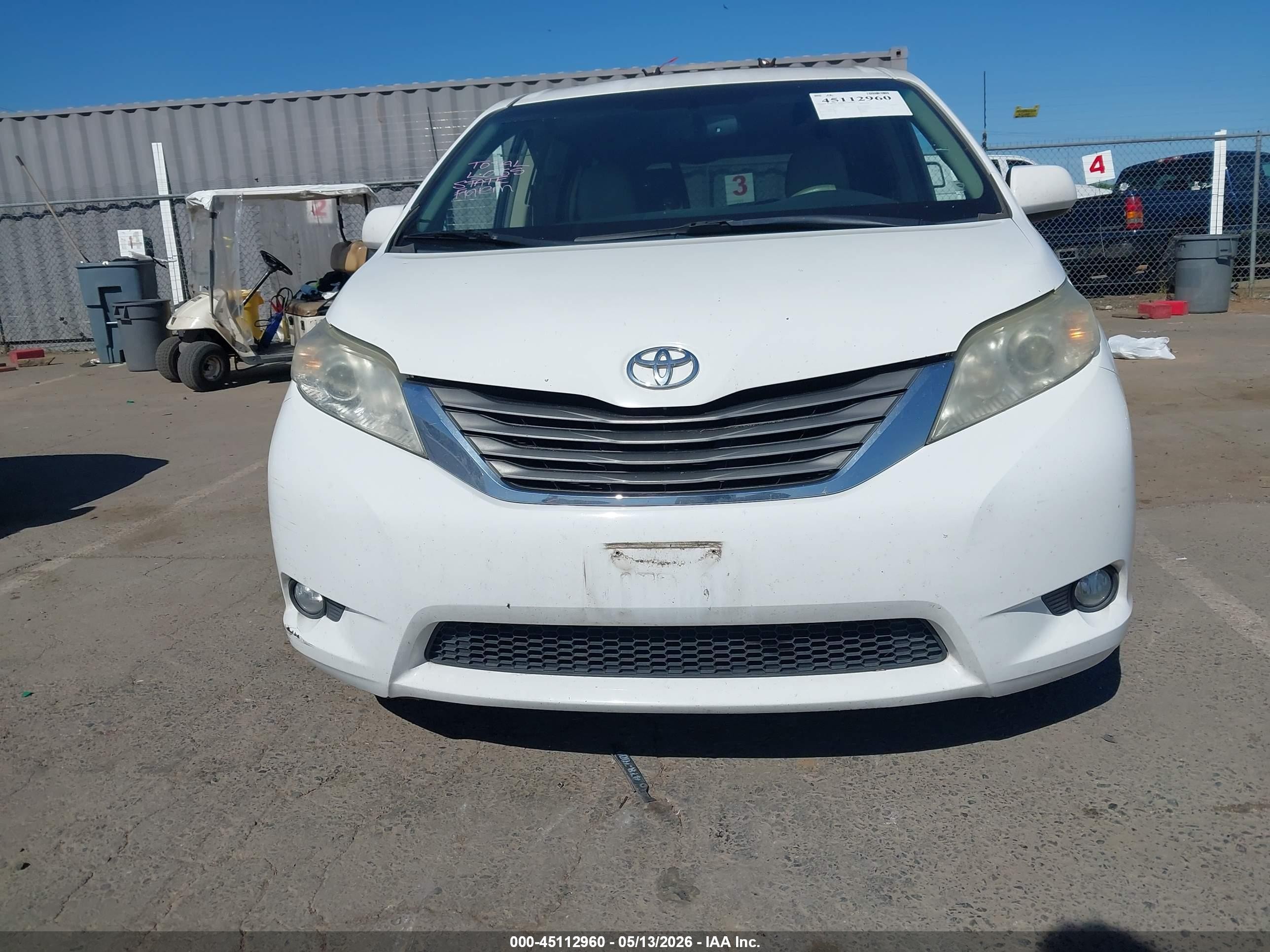 2012 Toyota Sienna Xle V6 8 Passenger White vin: 5TDYK3DC0CS225703