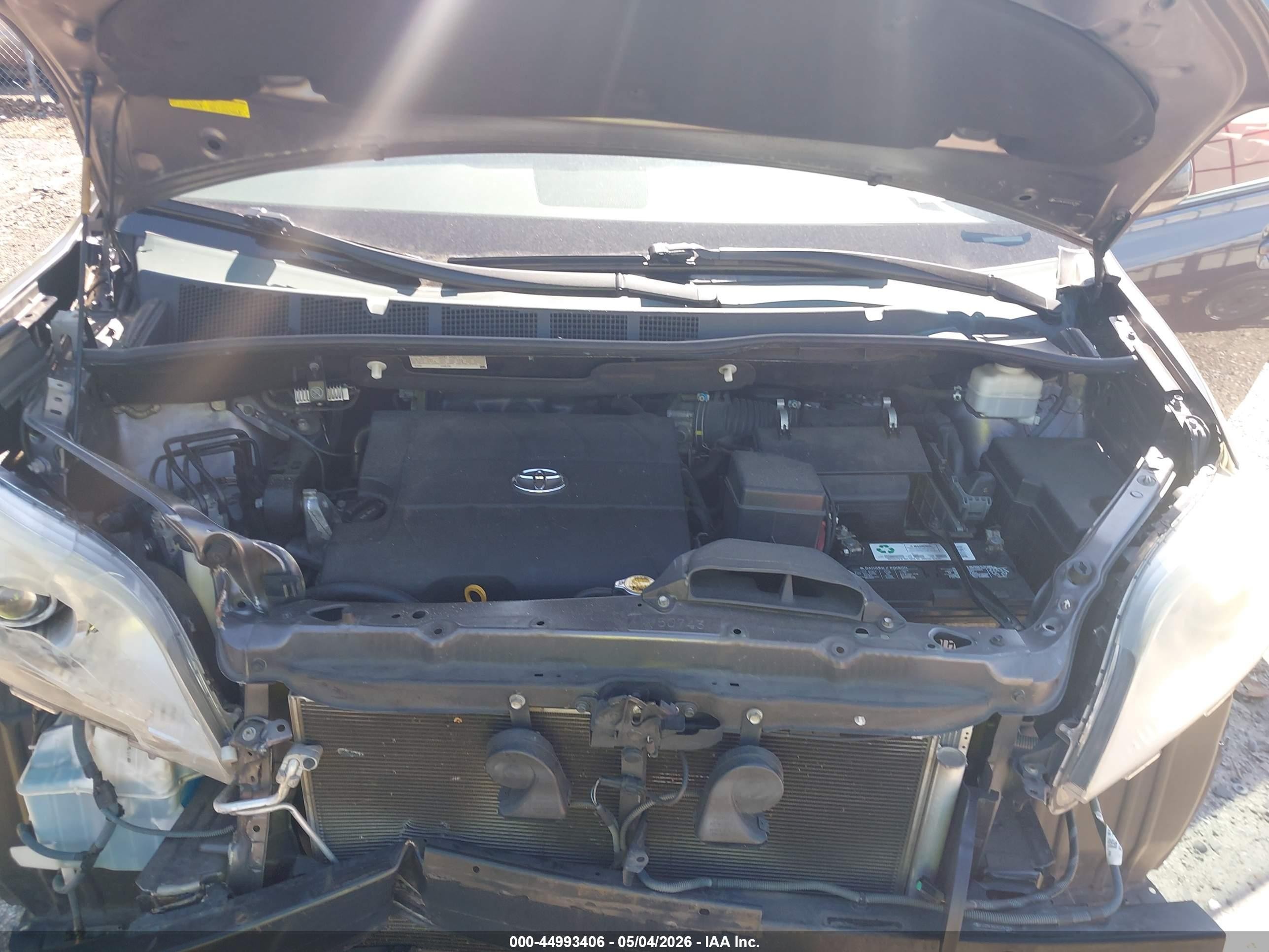 2012 Toyota Sienna Xle V6 8 Passenger Gold vin: 5TDYK3DC0CS261956