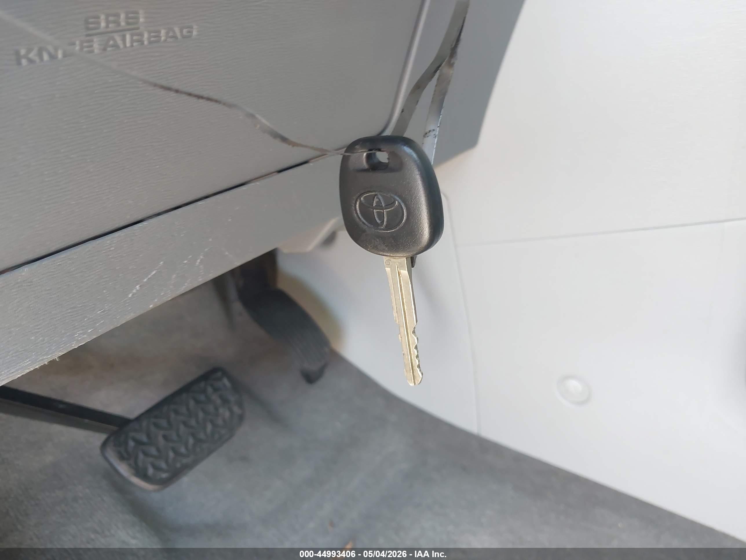 2012 Toyota Sienna Xle V6 8 Passenger Gold vin: 5TDYK3DC0CS261956