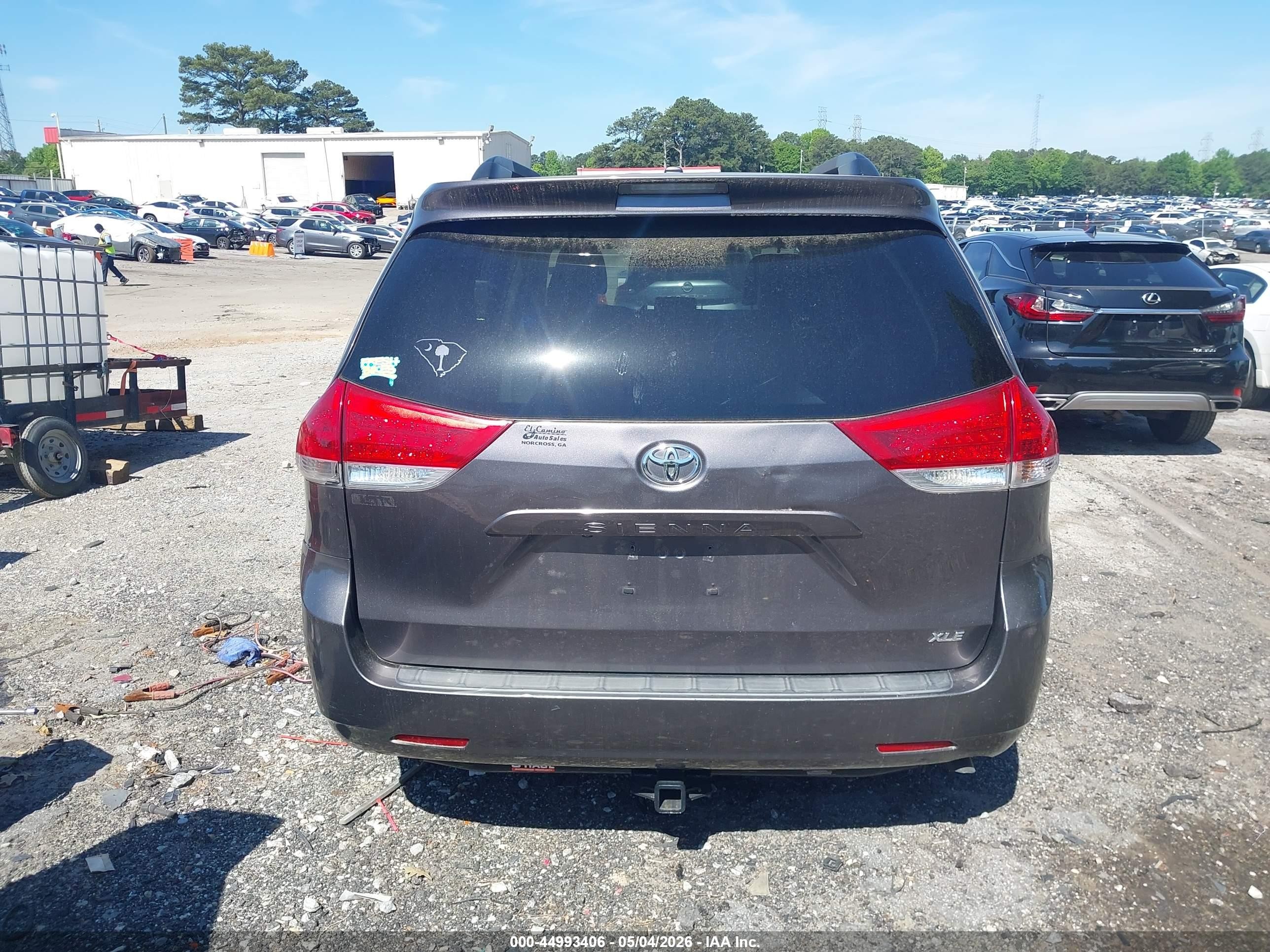 2012 Toyota Sienna Xle V6 8 Passenger Gold vin: 5TDYK3DC0CS261956