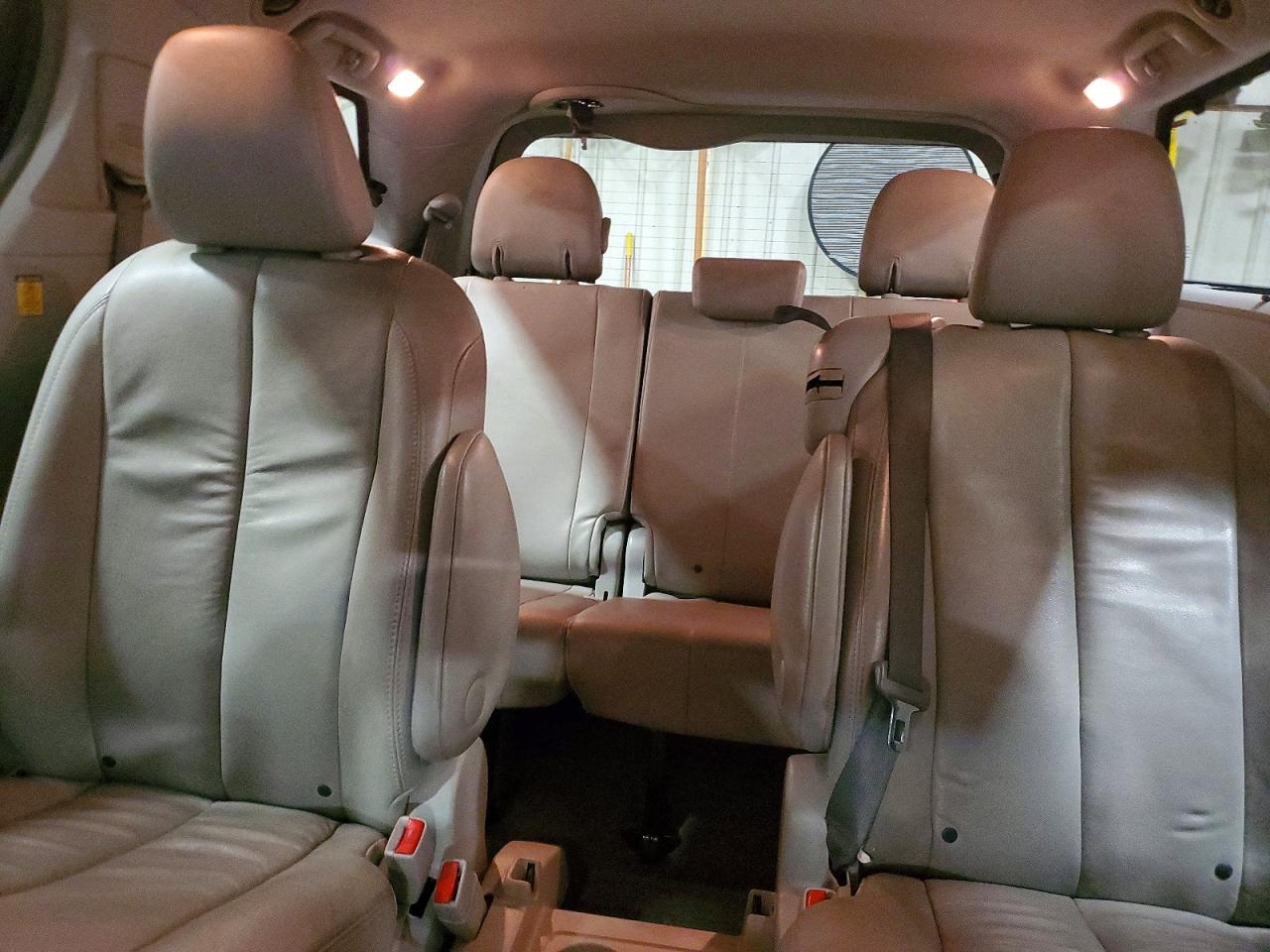 2012 Toyota Sienna Xle 8-passenger Black vin: 5TDYK3DC0CS265845