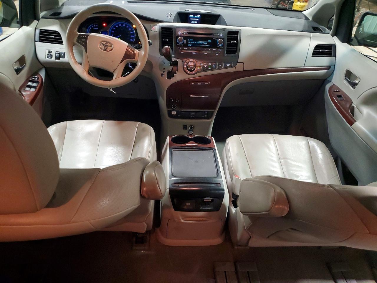 2012 Toyota Sienna Xle 8-passenger Black vin: 5TDYK3DC0CS265845