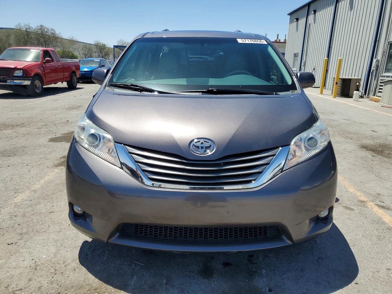 2012 Toyota Sienna Xle 8-passenger Charcoal vin: 5TDYK3DC0CS271029