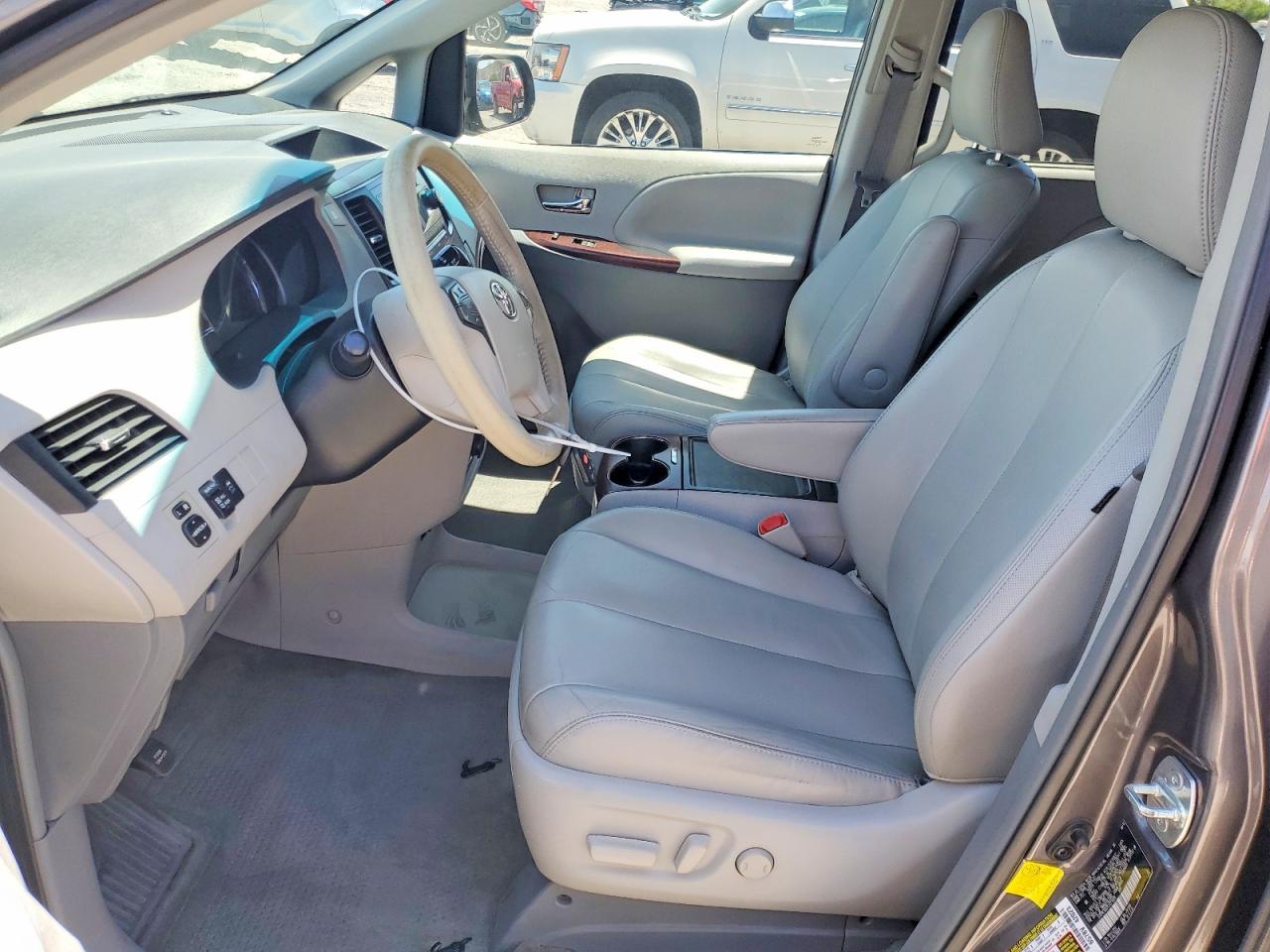2012 Toyota Sienna Xle 8-passenger Charcoal vin: 5TDYK3DC0CS271029