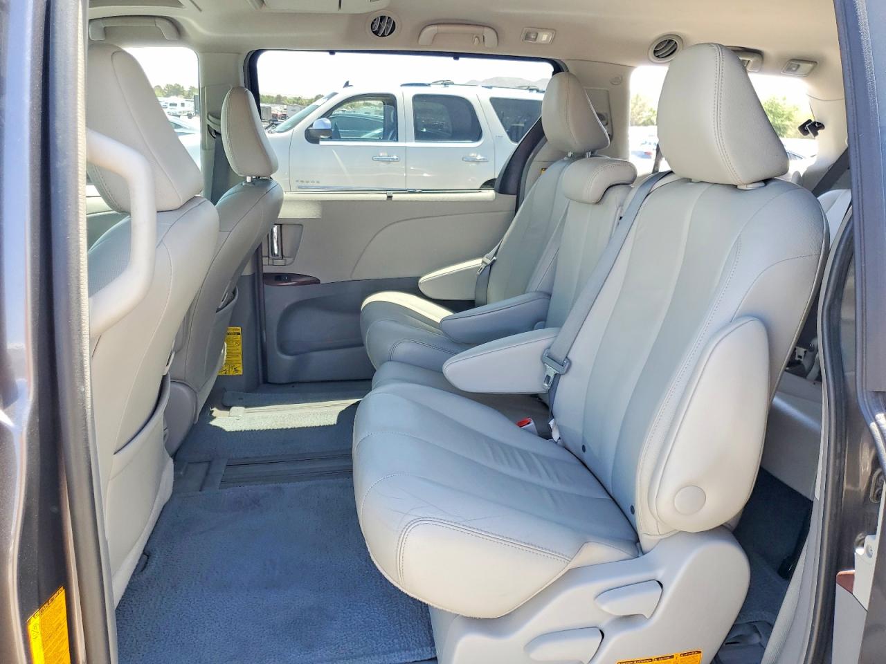 2012 Toyota Sienna Xle 8-passenger Charcoal vin: 5TDYK3DC0CS271029