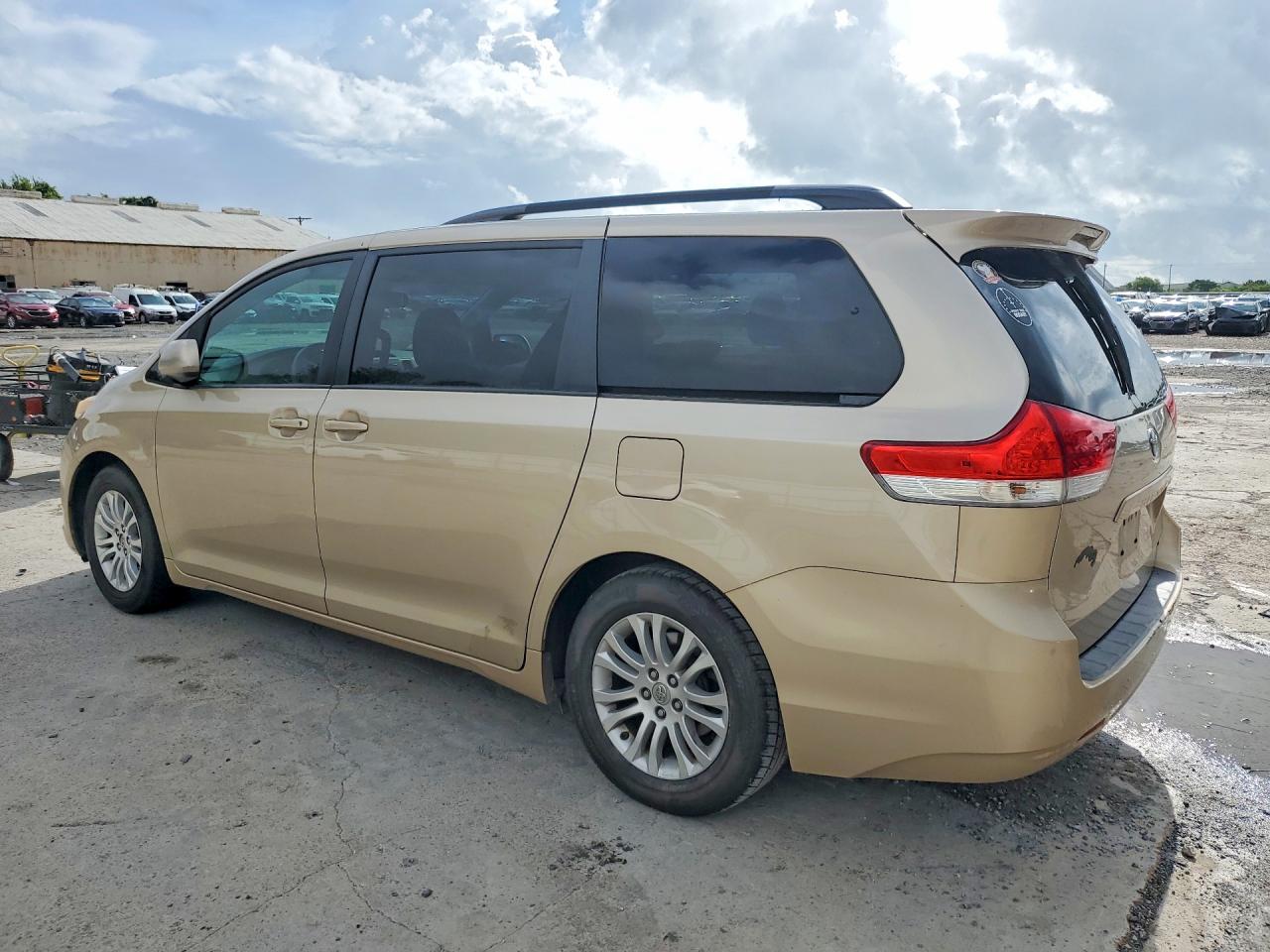 2013 Toyota Sienna Xle 8-passenger Gold vin: 5TDYK3DC0DS310557