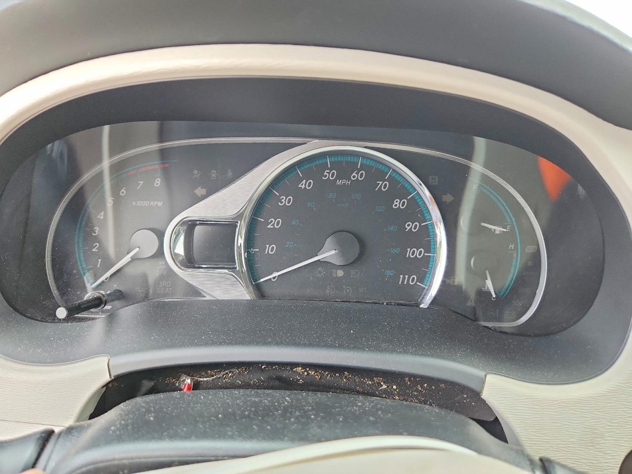 2013 Toyota Sienna Xle 8-passenger Silver vin: 5TDYK3DC0DS343333