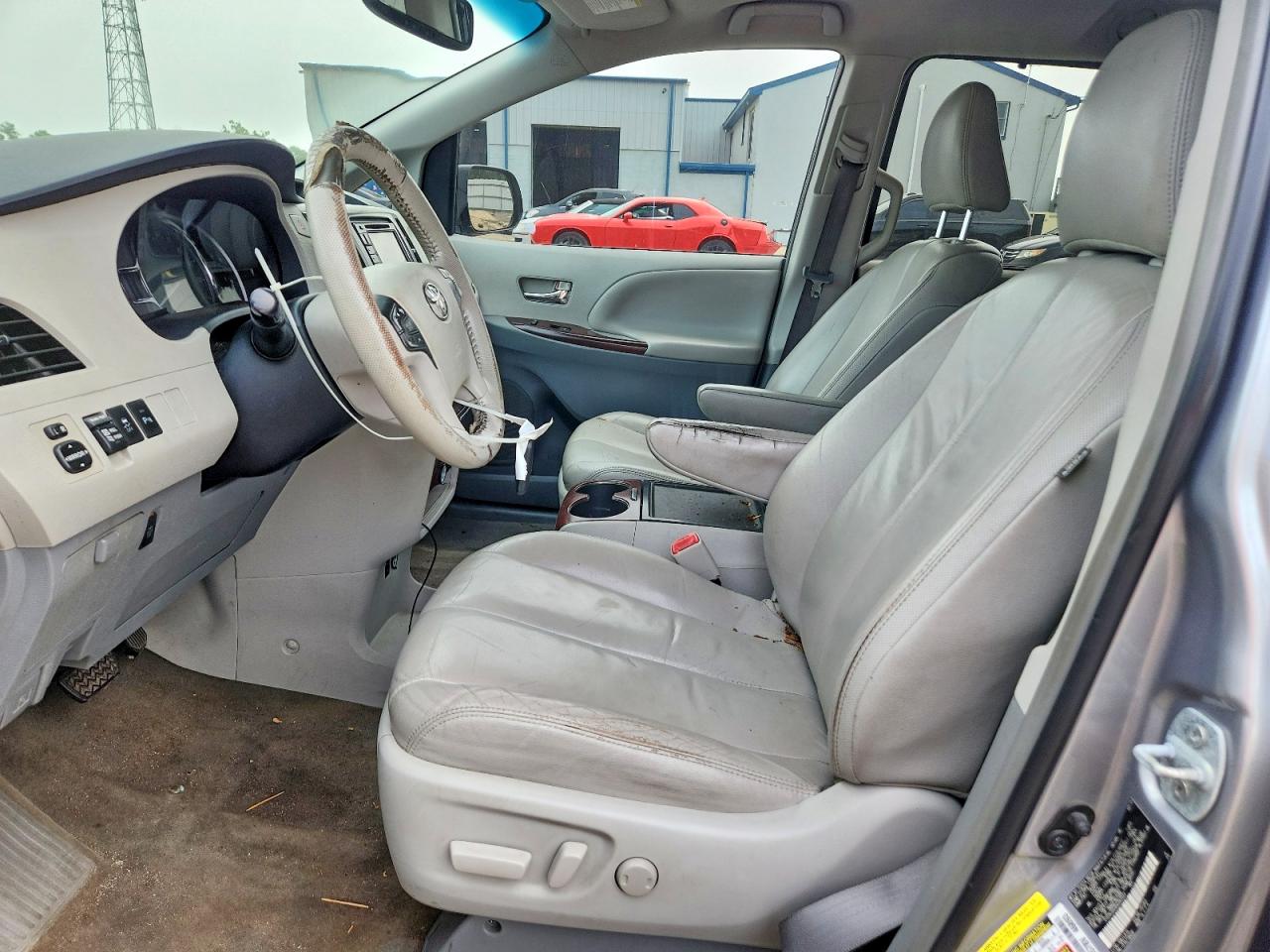 2013 Toyota Sienna Xle 8-passenger Silver vin: 5TDYK3DC0DS343333