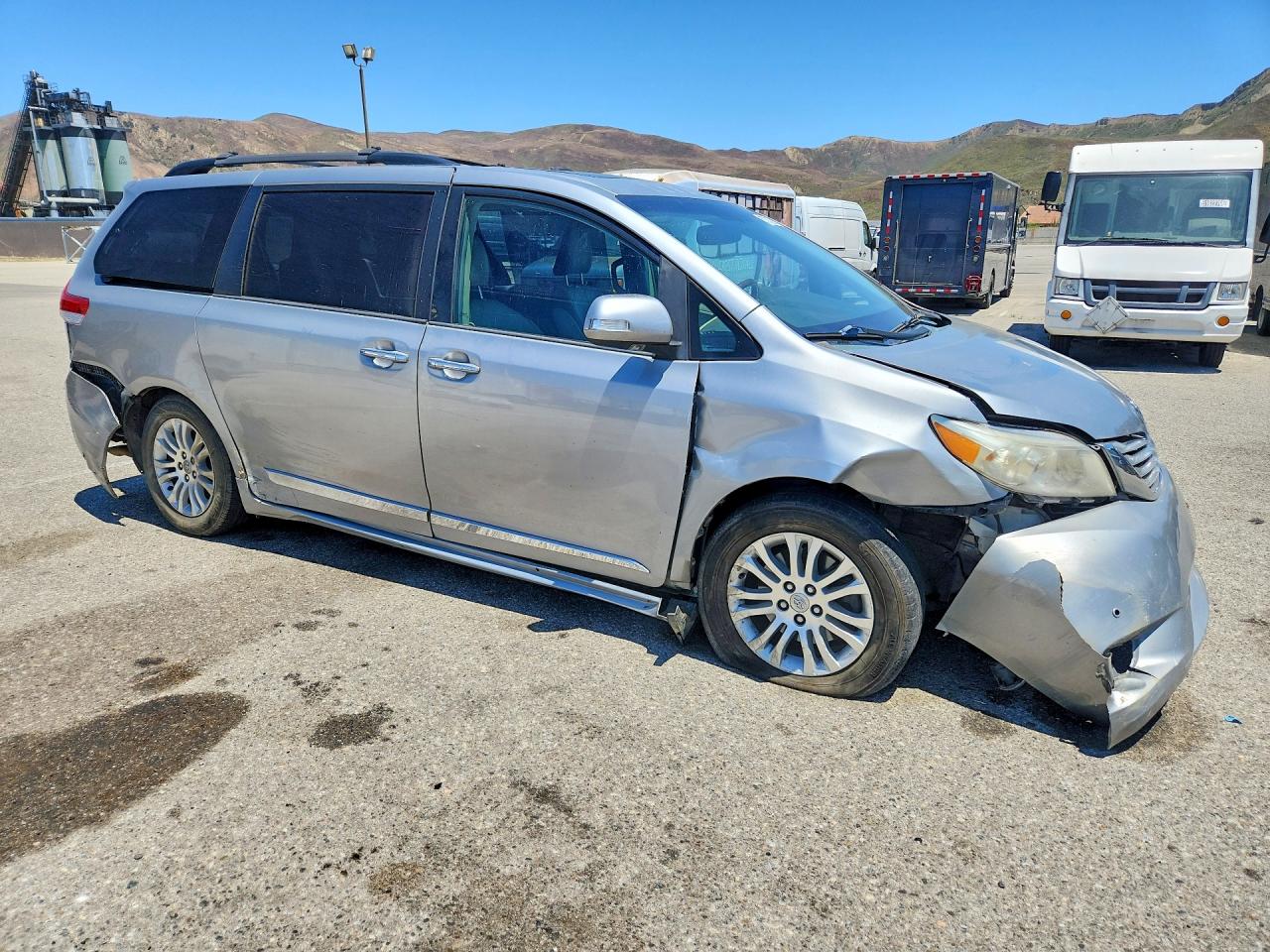 2013 Toyota Sienna Limited 7-passenger Silver vin: 5TDYK3DC0DS357054