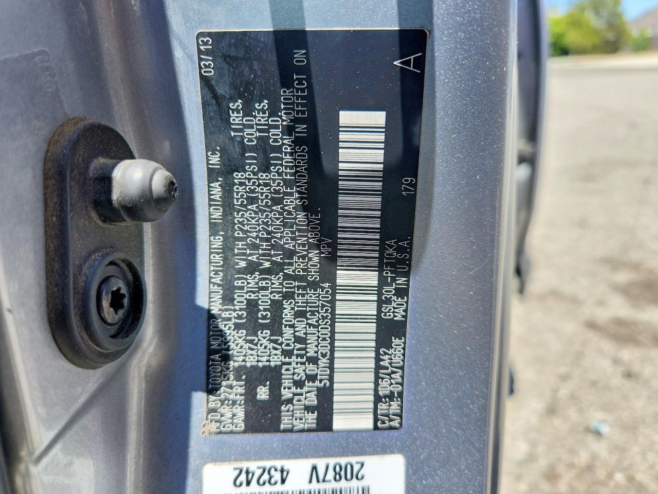 2013 Toyota Sienna Limited 7-passenger Silver vin: 5TDYK3DC0DS357054