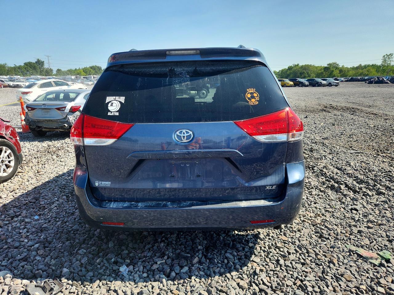 2013 Toyota Sienna Xle 8-passenger Gray vin: 5TDYK3DC0DS382438
